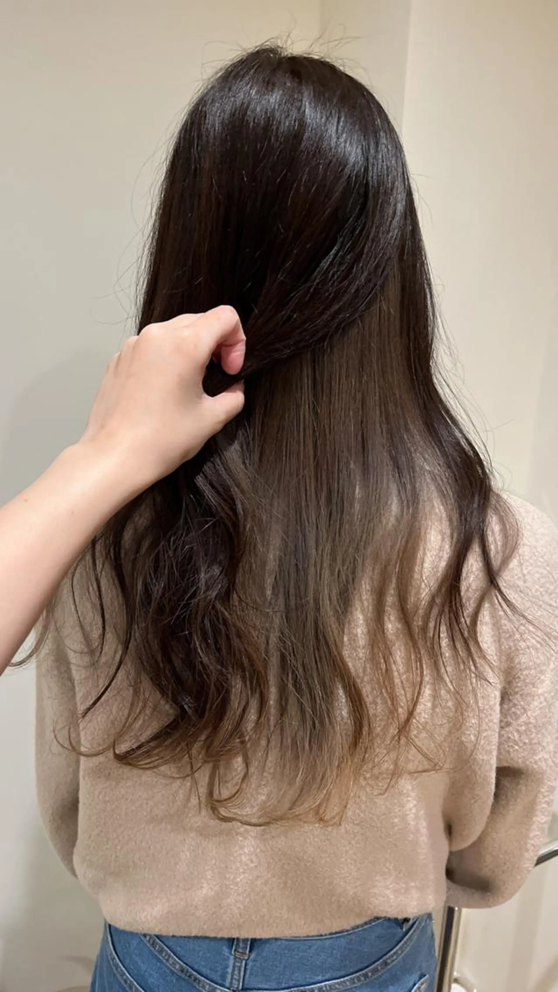 ロング カラー ヘアアレンジ グレージュ インナーカラー 永井 亜実のヘアスタイル