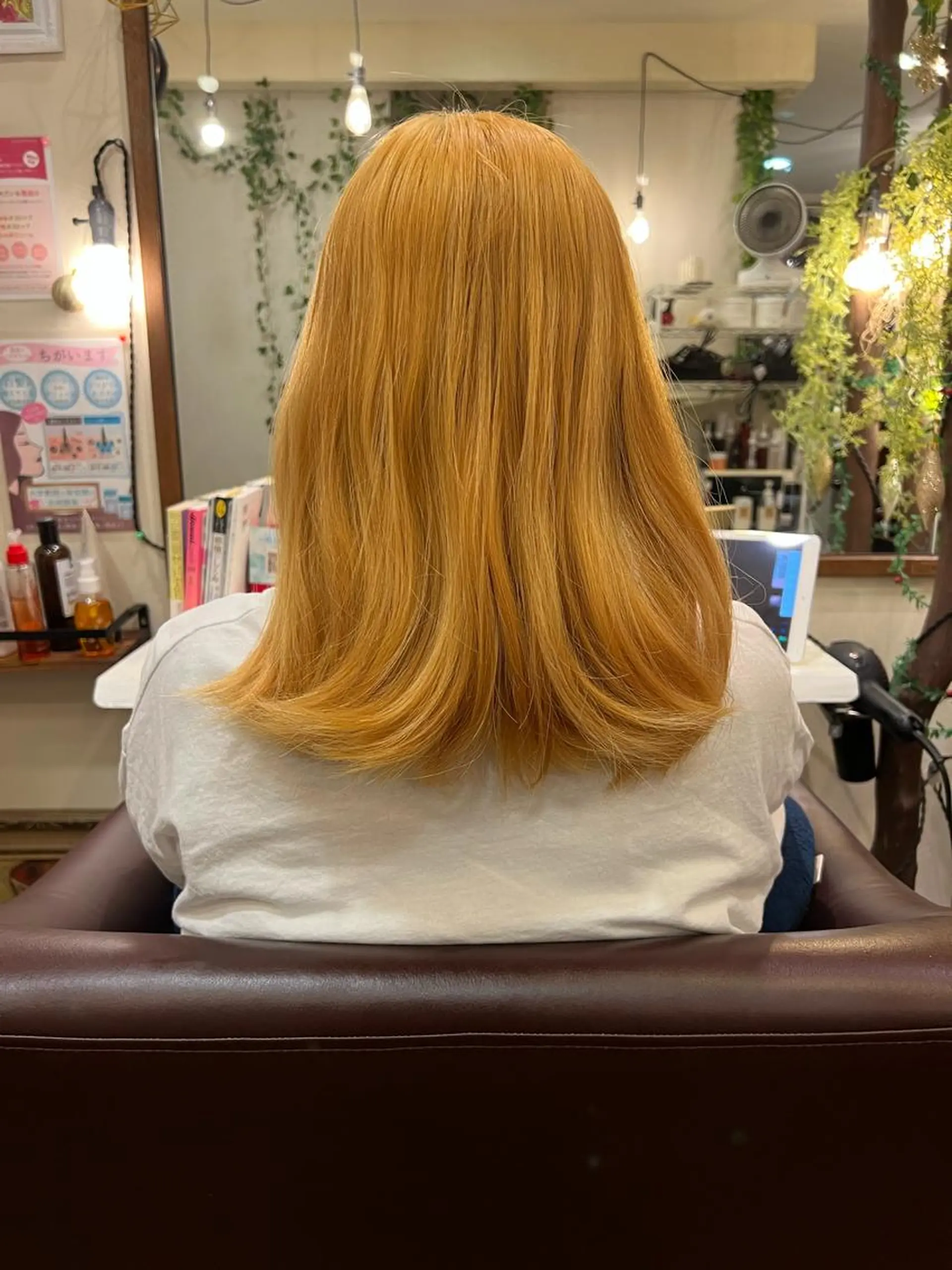 カラー 石野 しおりのヘアスタイル