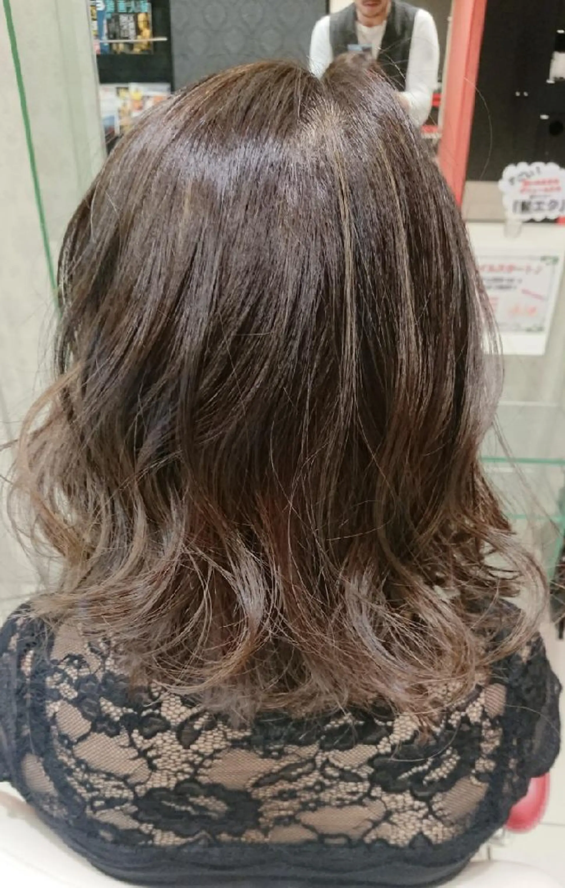 ミディアム カラー ヘアアレンジ アッシュ アッシュグレー ハイライトカラー 外国人風カラー ハイライト 秋山 幸太のヘアスタイル