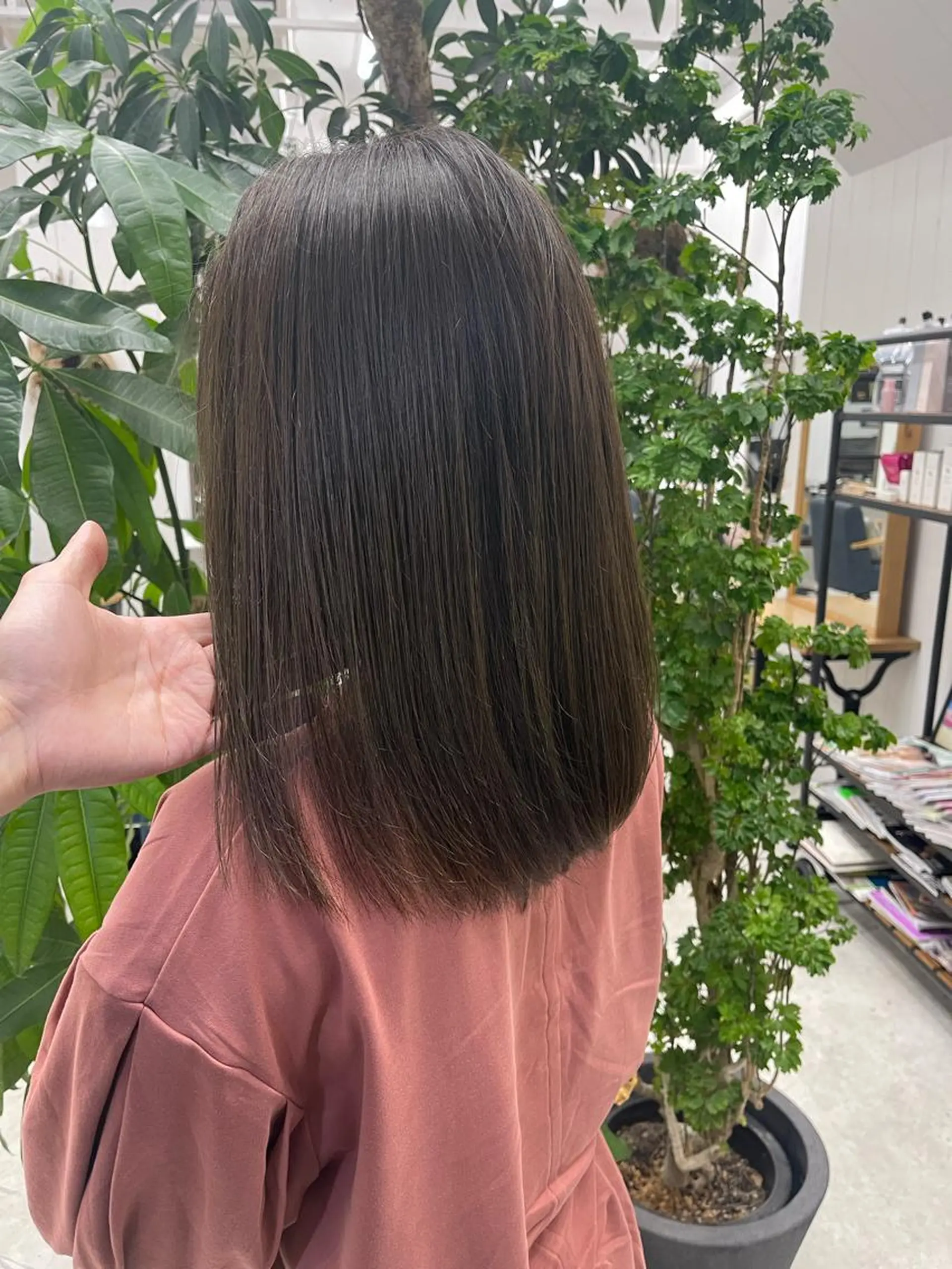 ミディアム カラー ベージュカラー オリーブベージュ 📍葛西りんたろう/ ENVのヘアスタイル