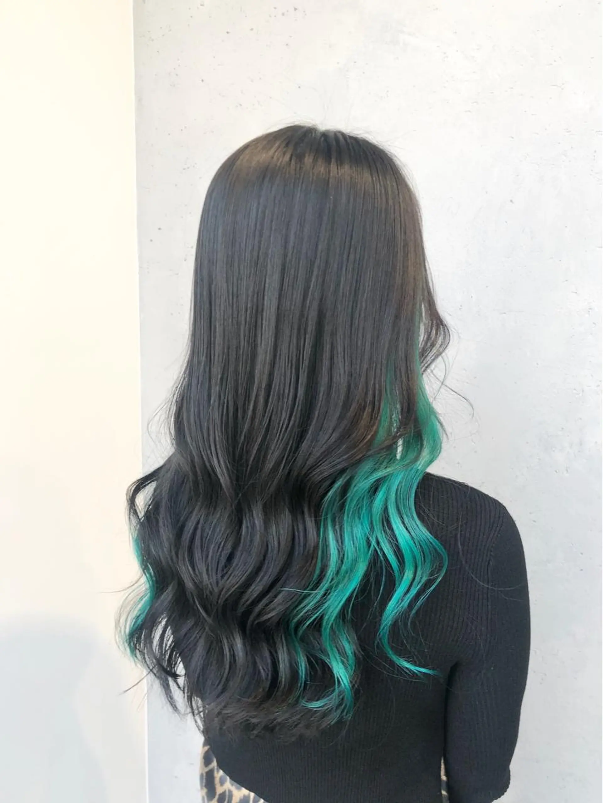 ロング カラー ヘアアレンジ ｲﾝﾅｰｶﾗｰ屋さん 🫧伊藤拓実のヘアスタイル