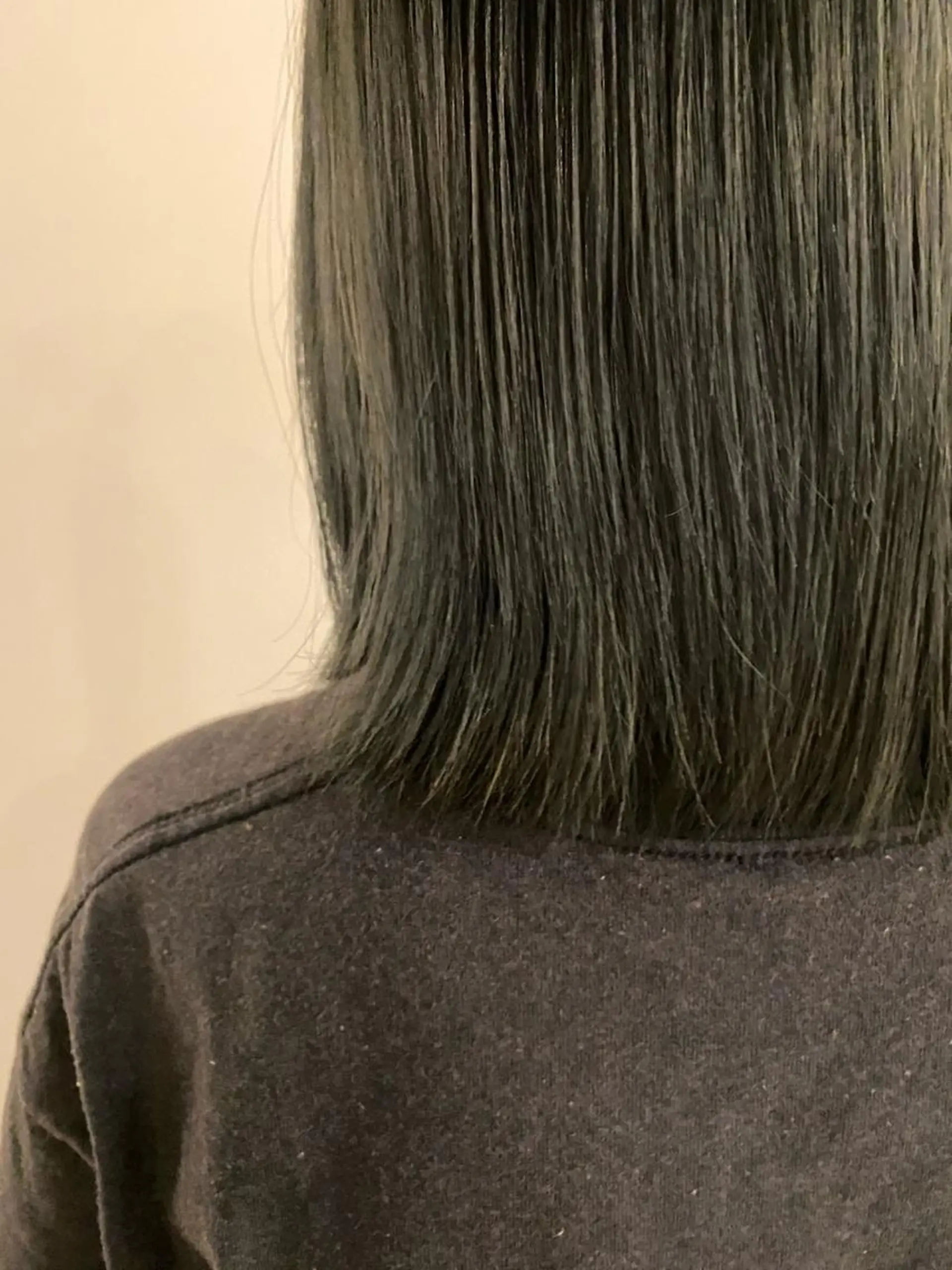 ミディアム カラー ハイトーンカラー サイトウ アカネのヘアスタイル