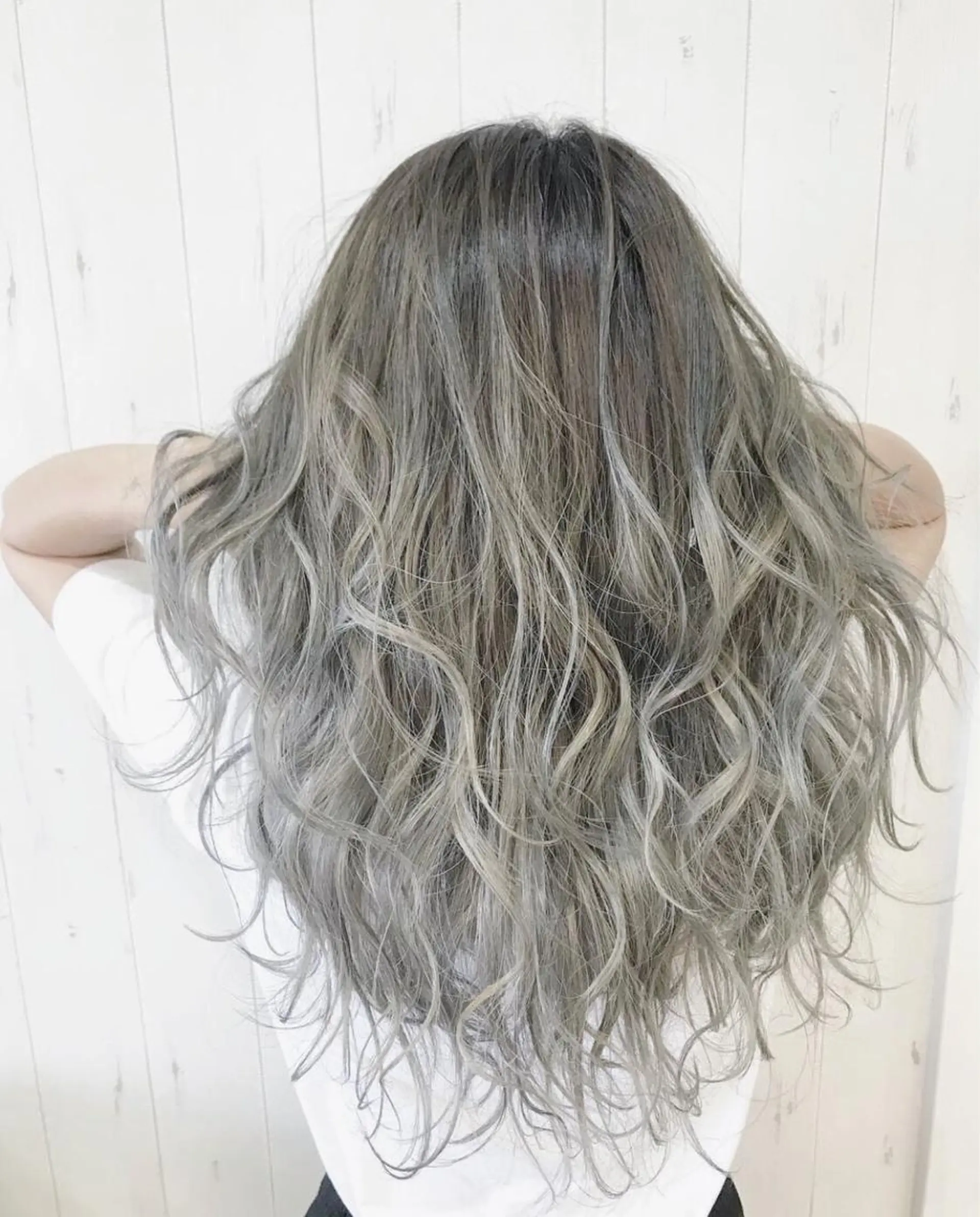 セミロング カラー バレイヤージュ グラデーションカラー グレージュ ハイライトカラー 外国人風カラー メンズ特化/パーマ/ 骨格矯正カット/真人のヘアスタイル