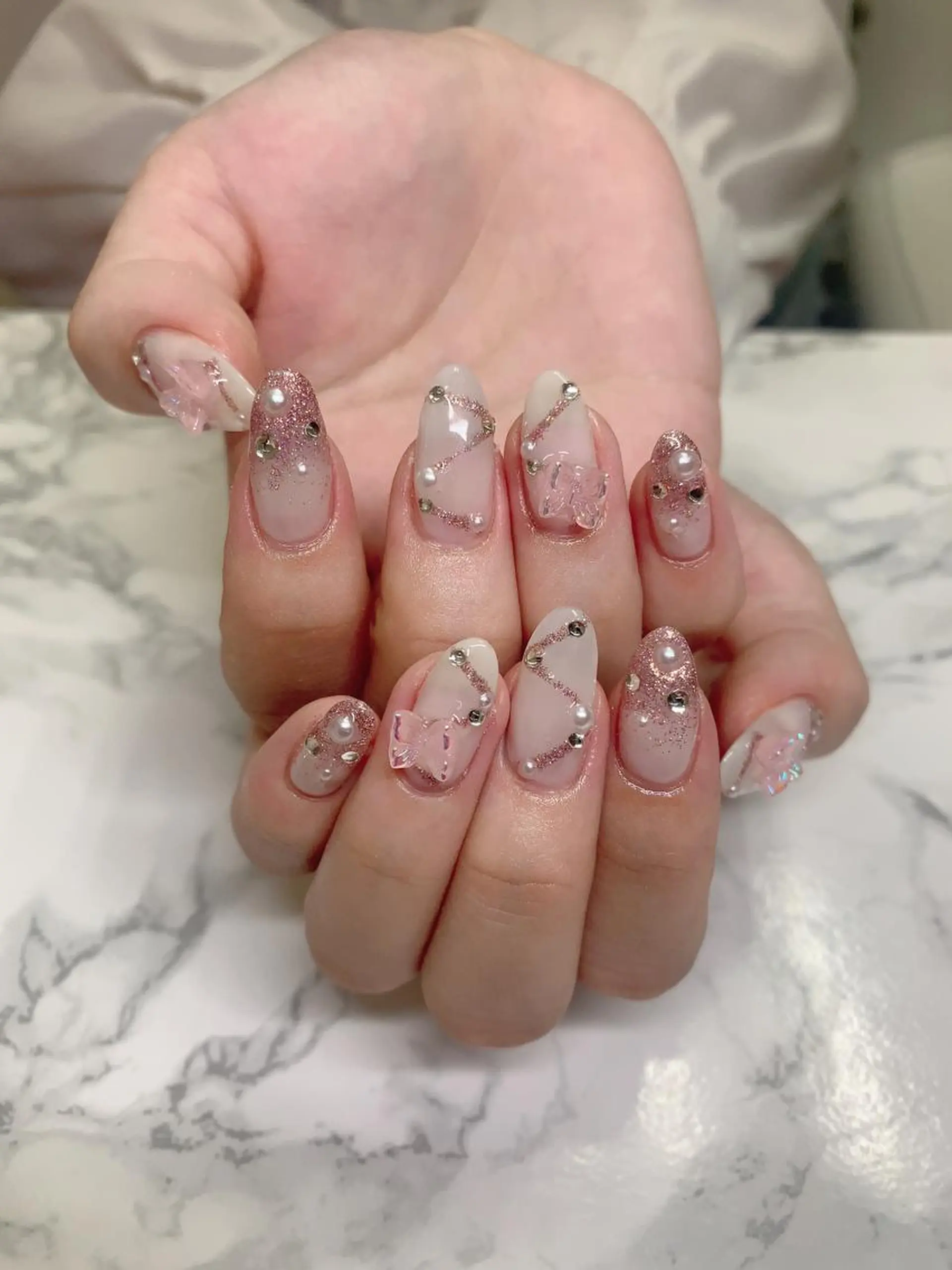 ネイル はな💎ネイル ワンホン、長さ出しのネイルデザイン