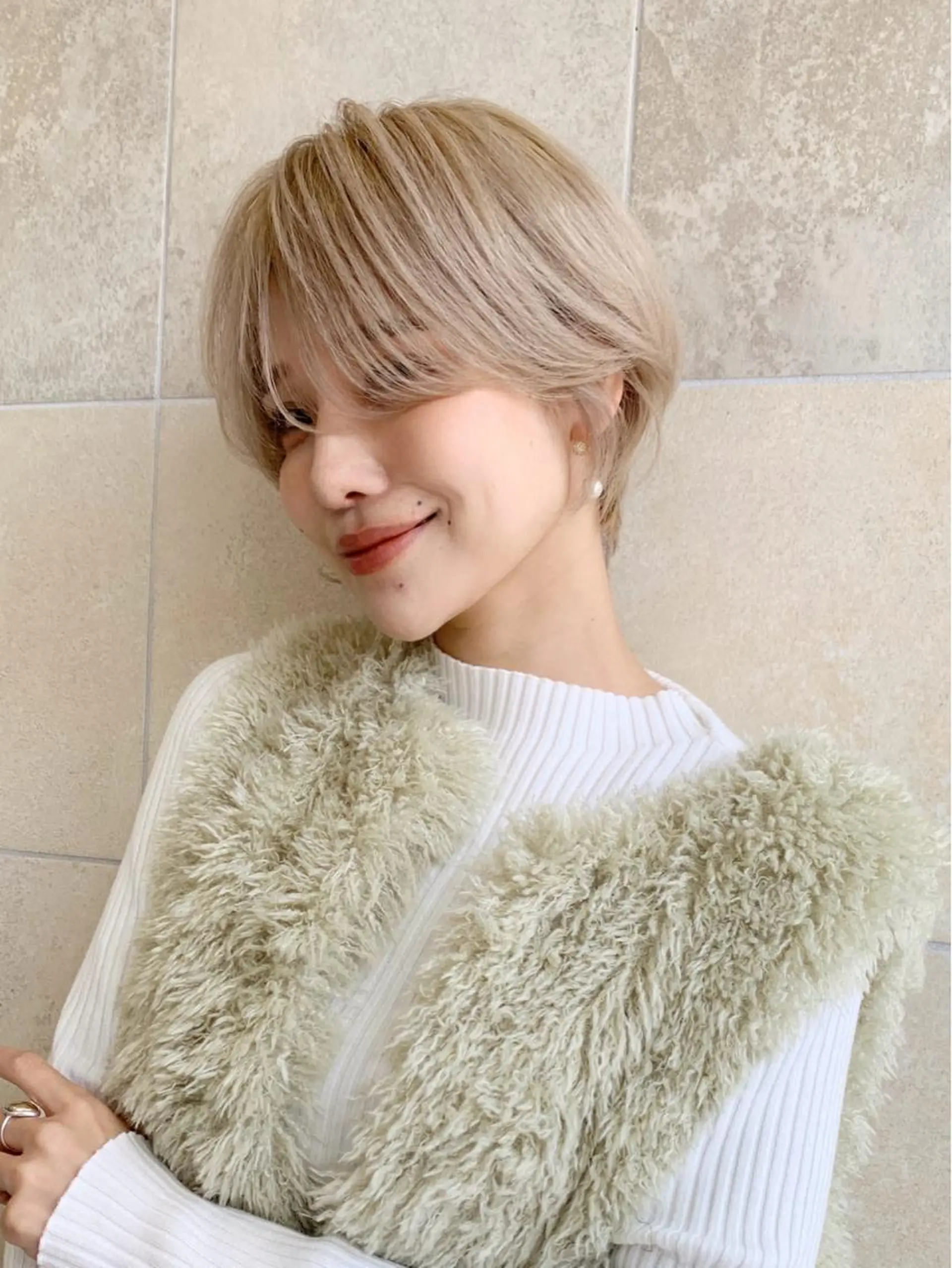 ショート ブリーチなしダブル/ レイヤーカット 小棹のヘアスタイル