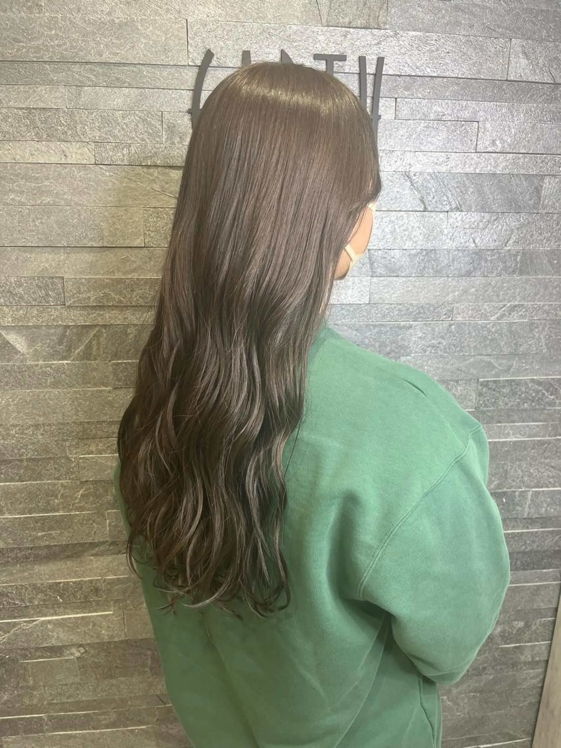 ロング カラー グレージュ オリーブグレージュ オリーブグレー Rina/似合う × なりたい、叶えます。のヘアスタイル