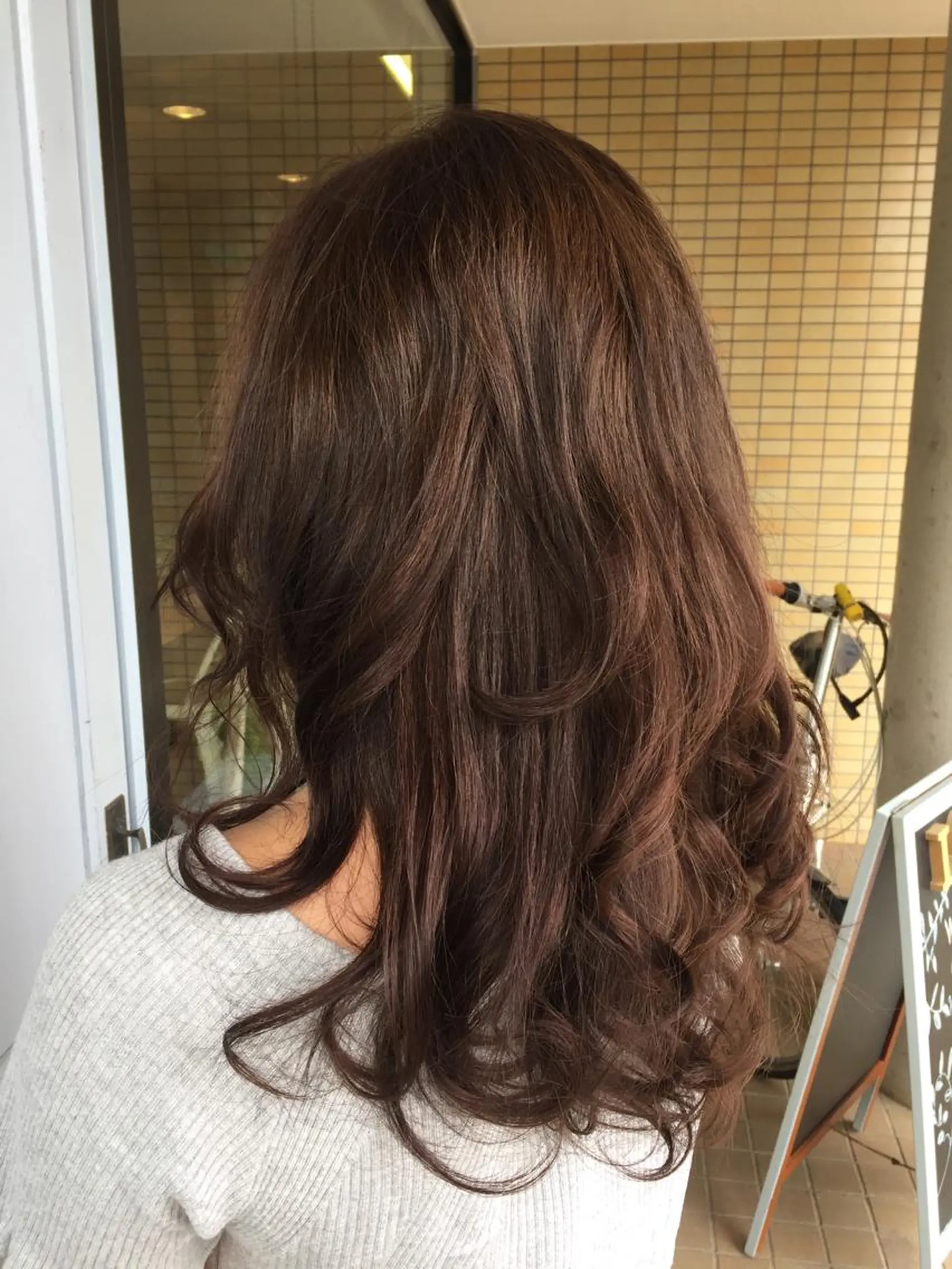 ロング カラー ツキダテ ユイのヘアスタイル