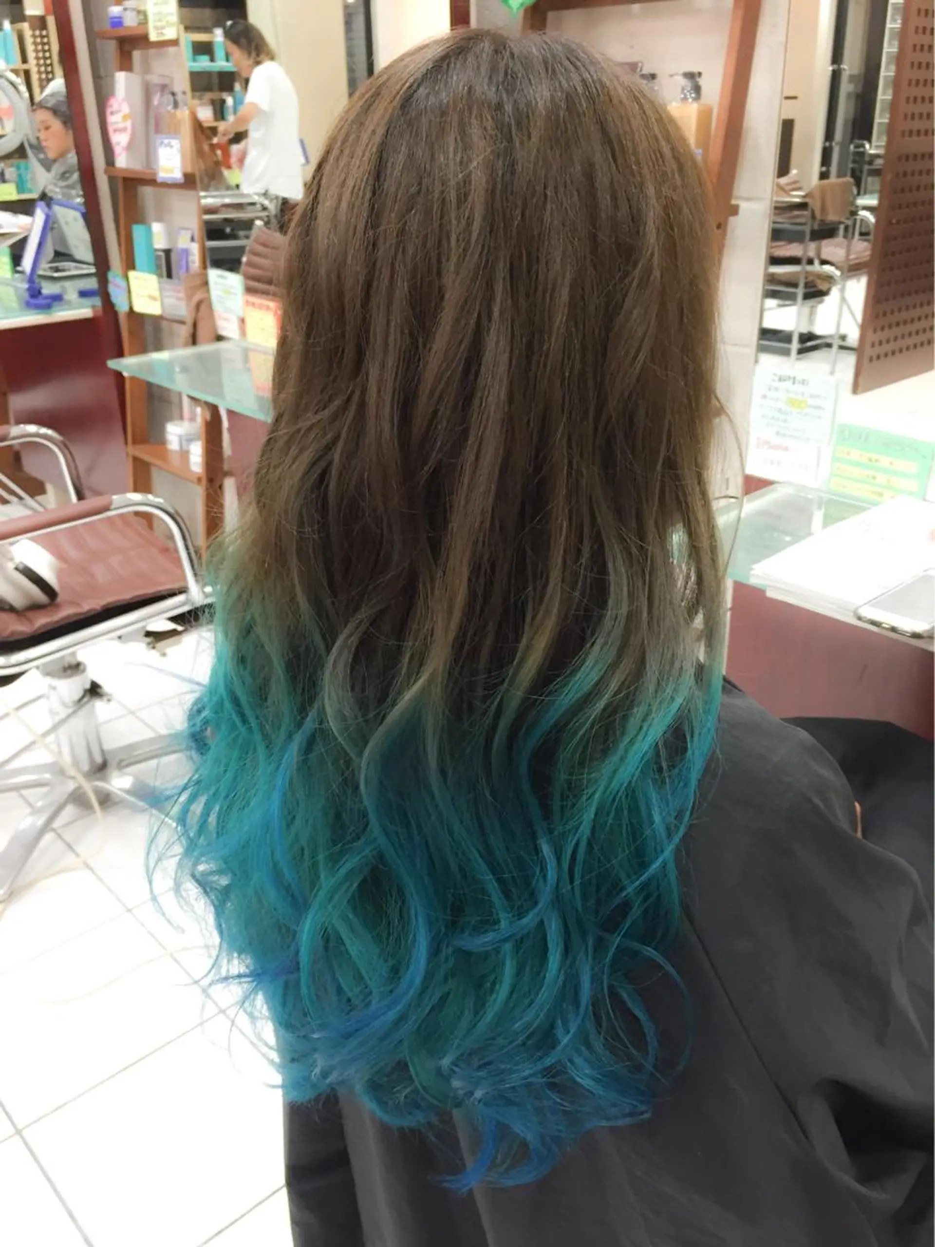 セミロング カラー ヘアアレンジ ブルーカラー モテ髪透明感❤️ デイズヘアカラーのヘアスタイル