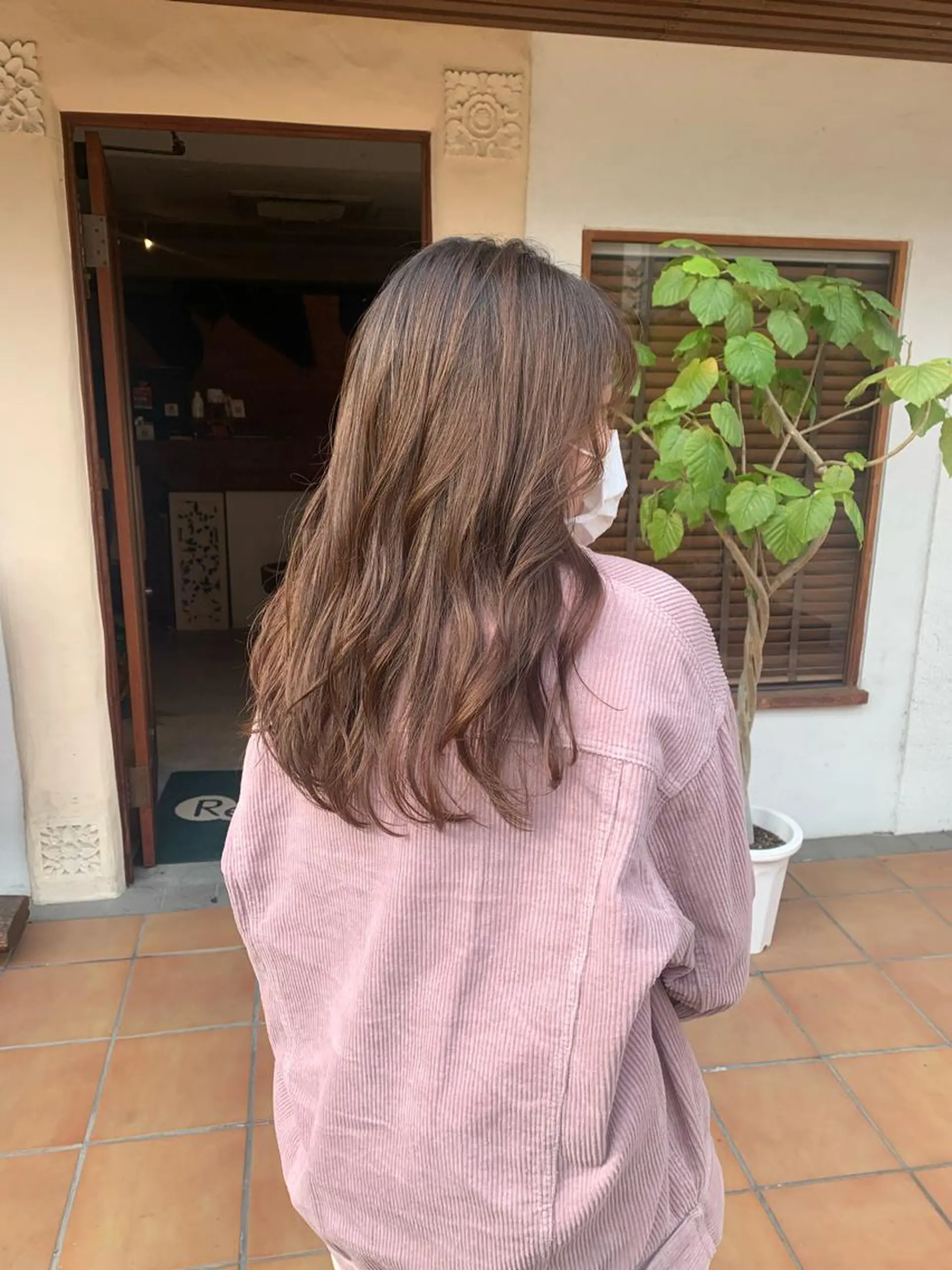 セミロング カラー カット ヘアカラー トリートメント ヘッドスパ putri 川邉 優花のヘアスタイル