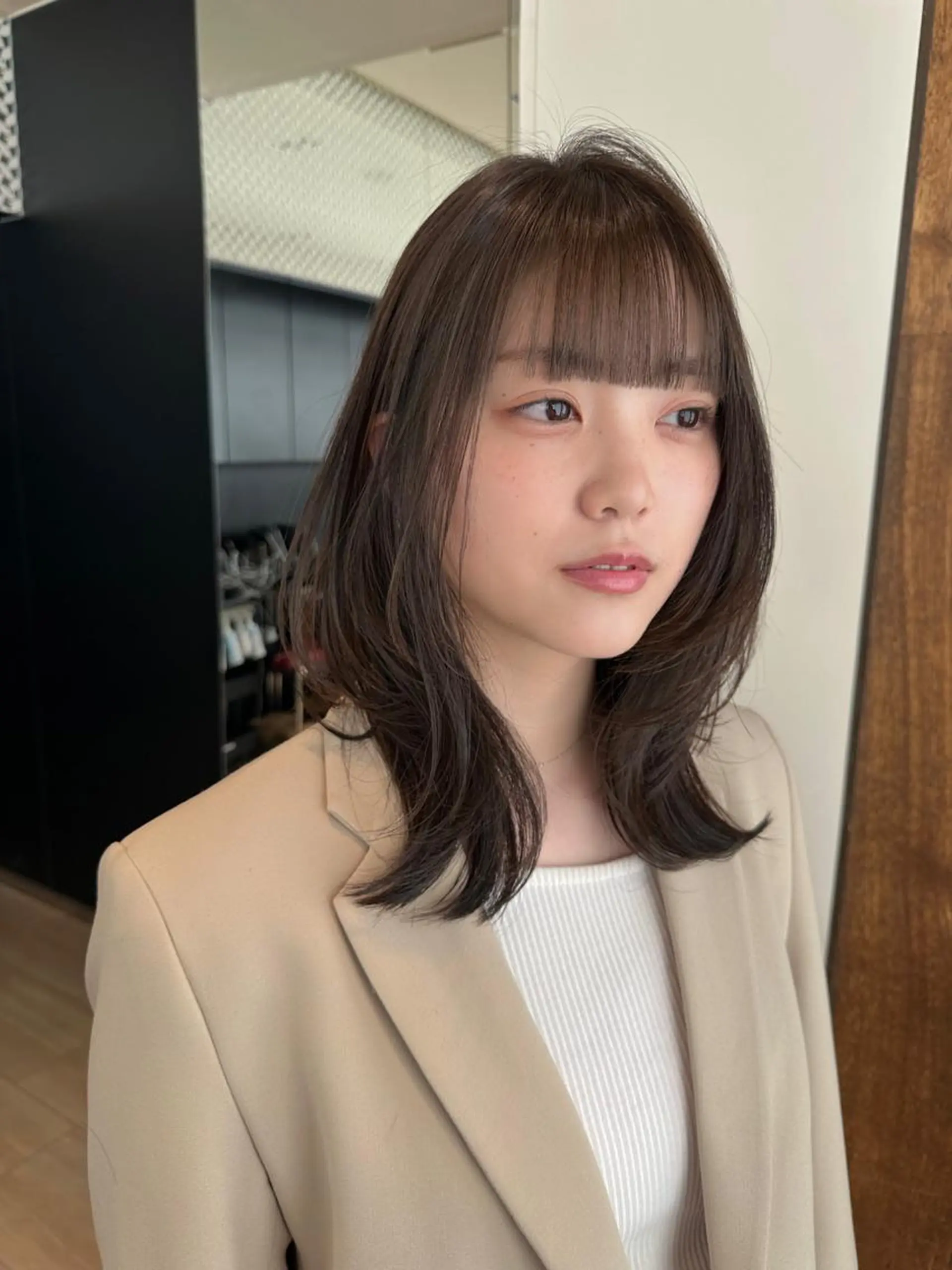 セミロング レイヤー/顔周り カット/松岡 祥利のヘアスタイル