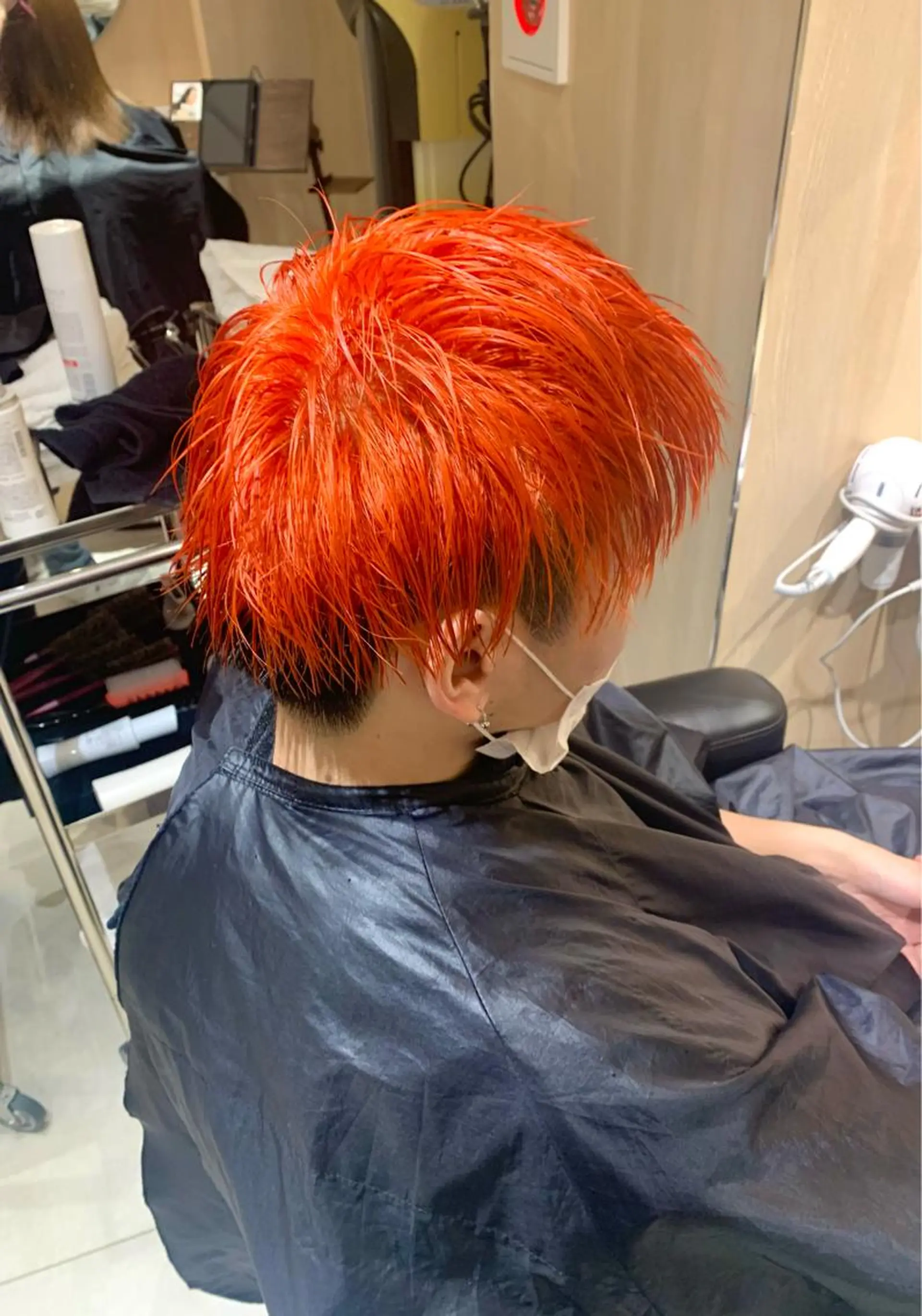 ショート カラー メンズ オレンジ レッドカラー みなもと ちはるのヘアスタイル