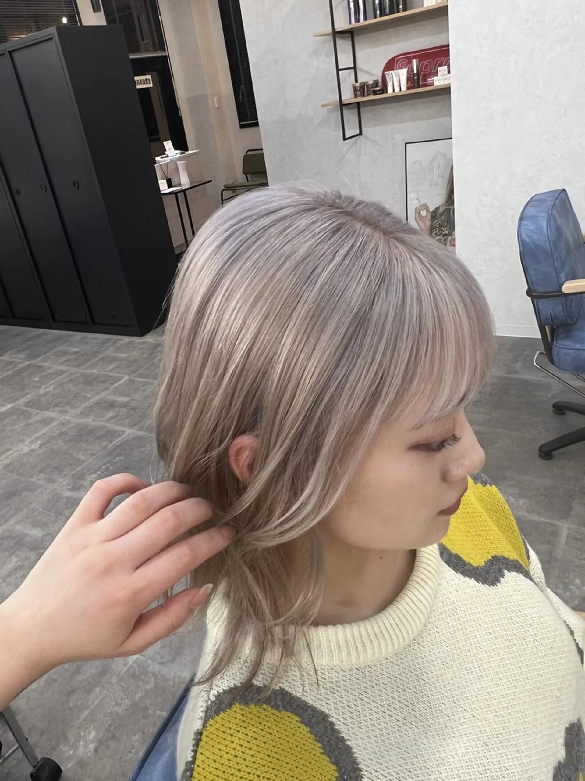 ミディアム ヘアアレンジ カラー ハイトーン カラーのヘアスタイル