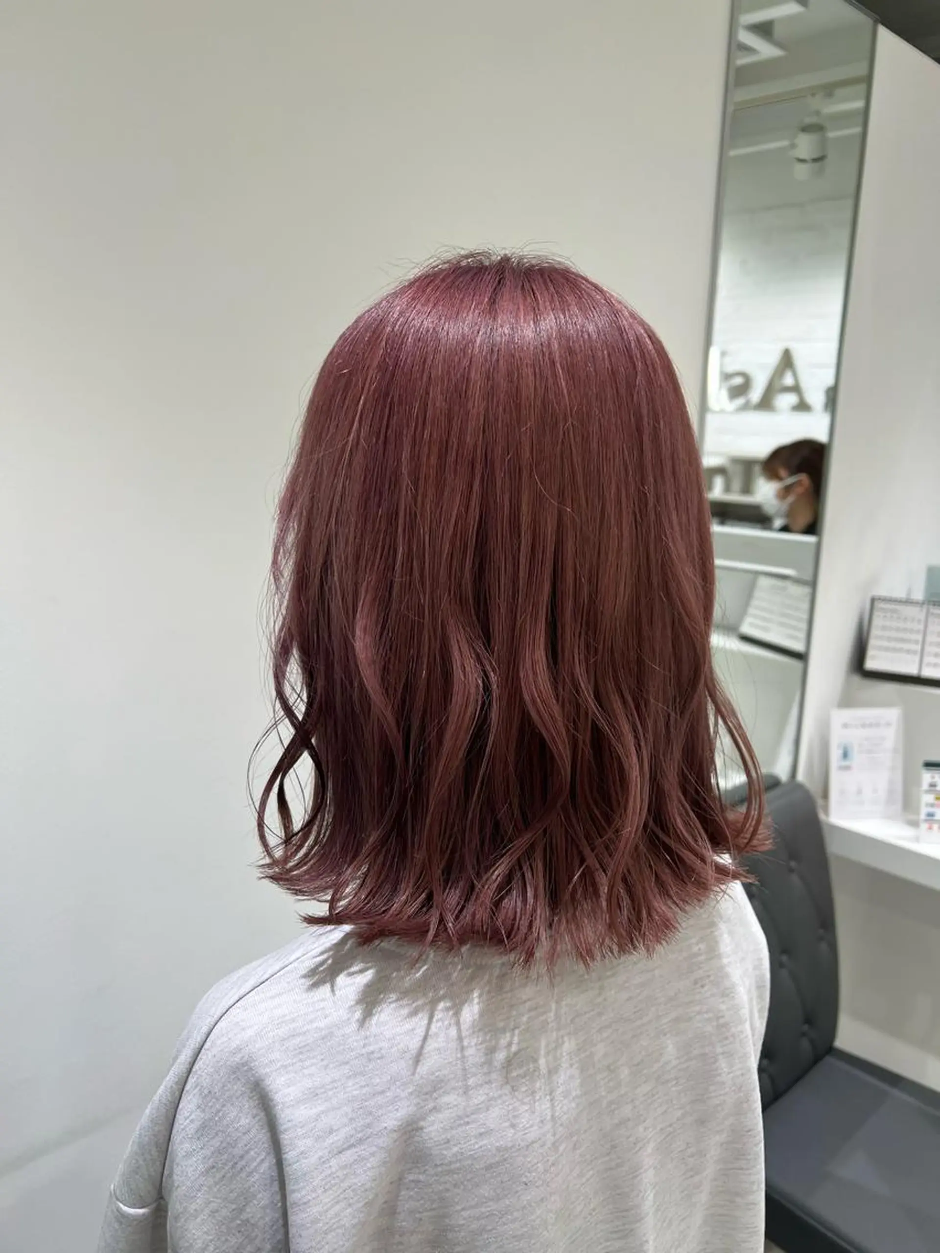 ミディアム カラー ブリーチ 透明感カラー ピンクカラー ヘアカラー トリートメント 【暖色カラー特化】 中山由梨のヘアスタイル