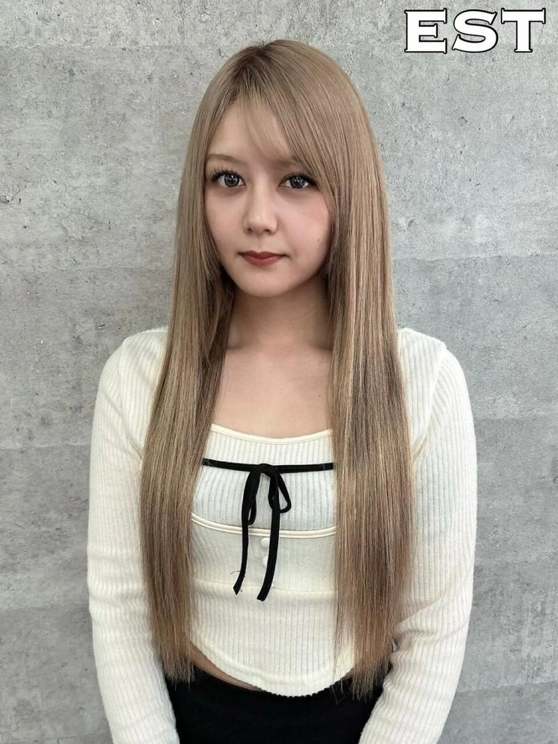 ロング カラー シールエクステ バレイヤージュ ベージュカラー ブリーチ ケアブリーチ カット ヘアカラー エクステ MORI MARIKAのヘアスタイル