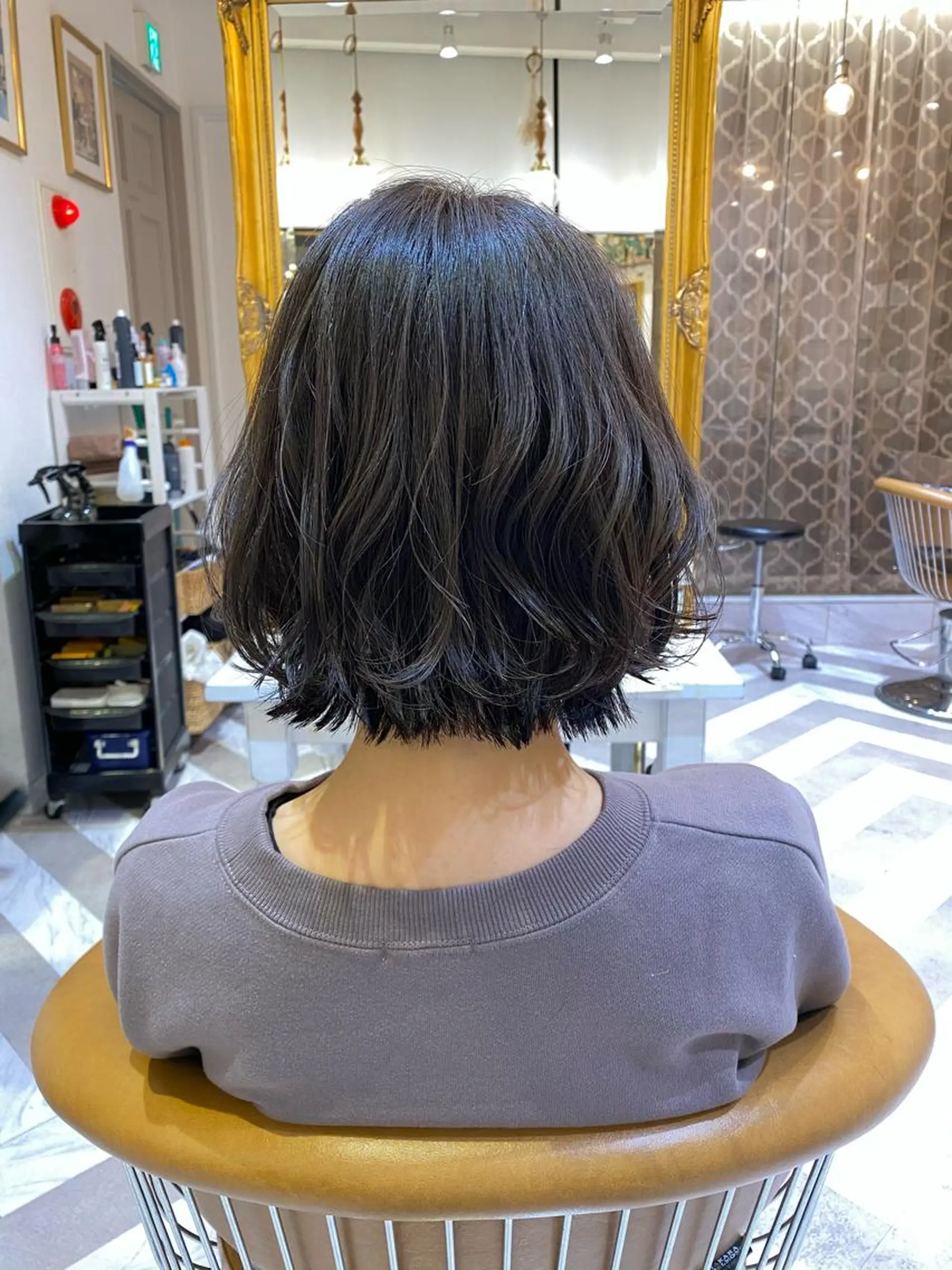 ショート レイヤーカット /透明感カラー西田のヘアスタイル