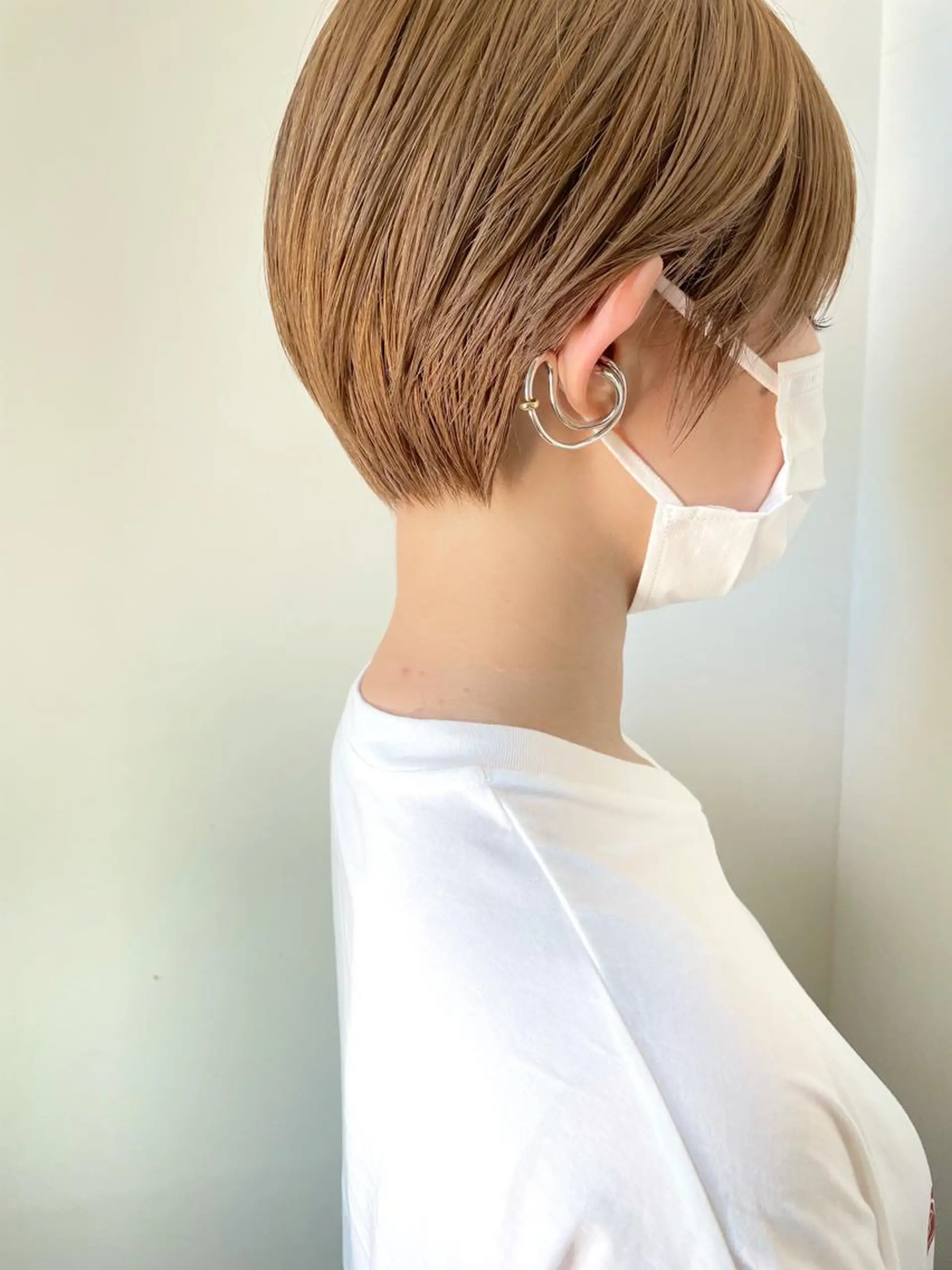 ショート カラー ショートボブ アッシュ ハイライトカラー ハイトーンカラー イルミナカラー 江上拓郎/ショート /酸性ストレートのヘアスタイル