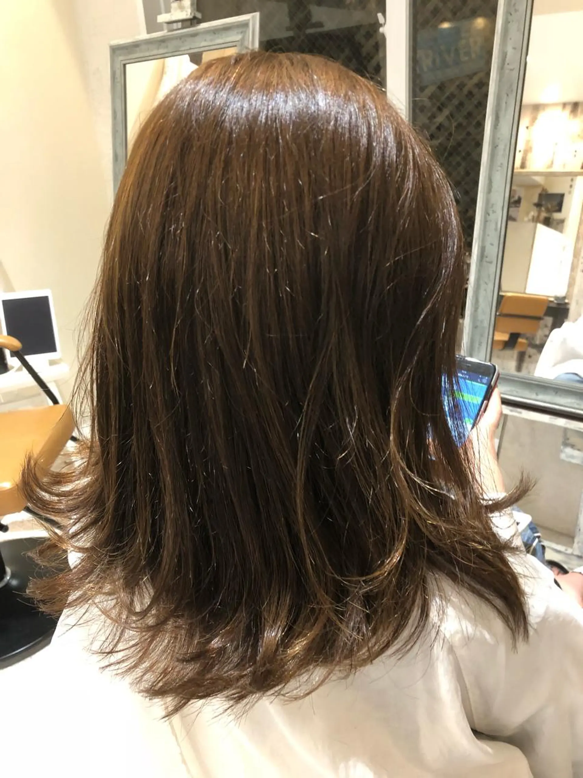 ミディアム カラー 【デザイナー】田中 美生のヘアスタイル