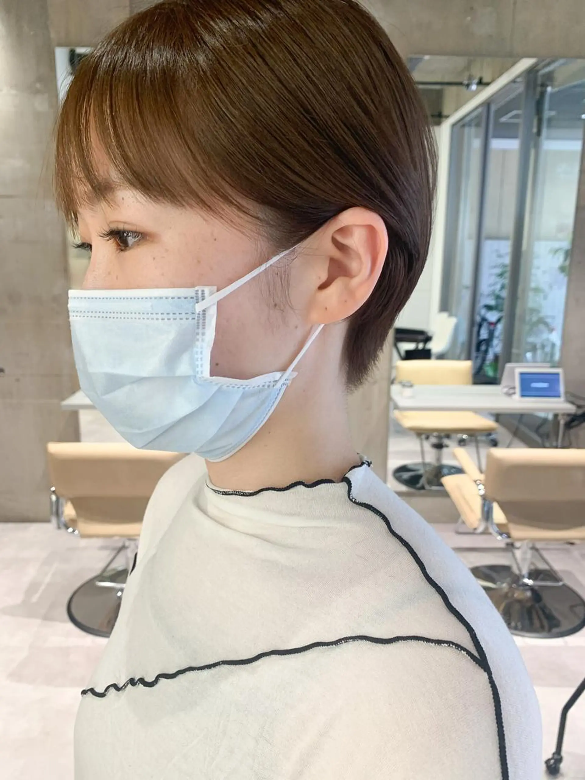 ショート カラー ベージュカラー オリーブベージュ ショートヘア yoke 《ヨーク》のヘアスタイル