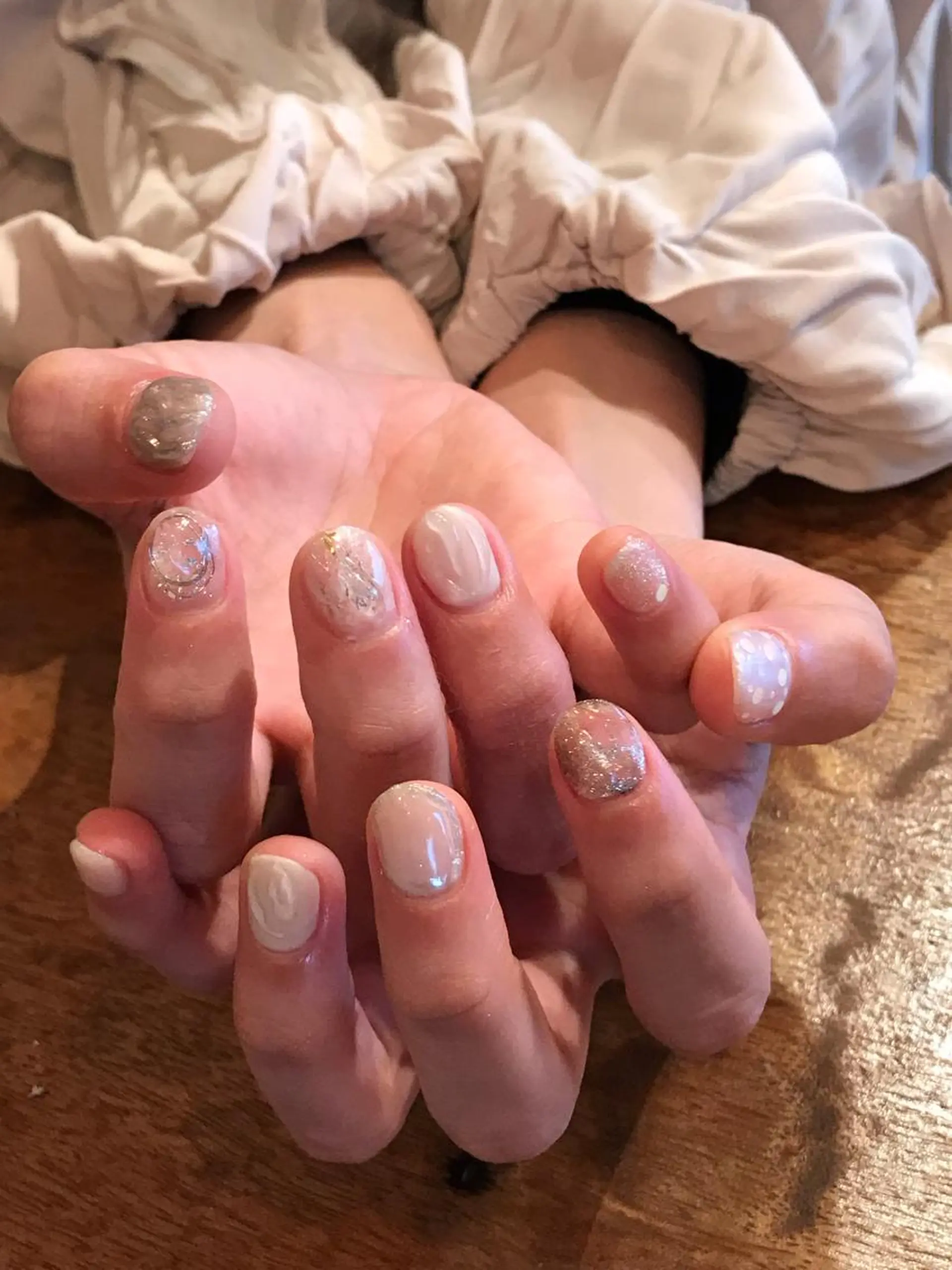 ネイル ニュアンスネイル ホワイト 田淵 聖子のマツエク・マツパデザイン