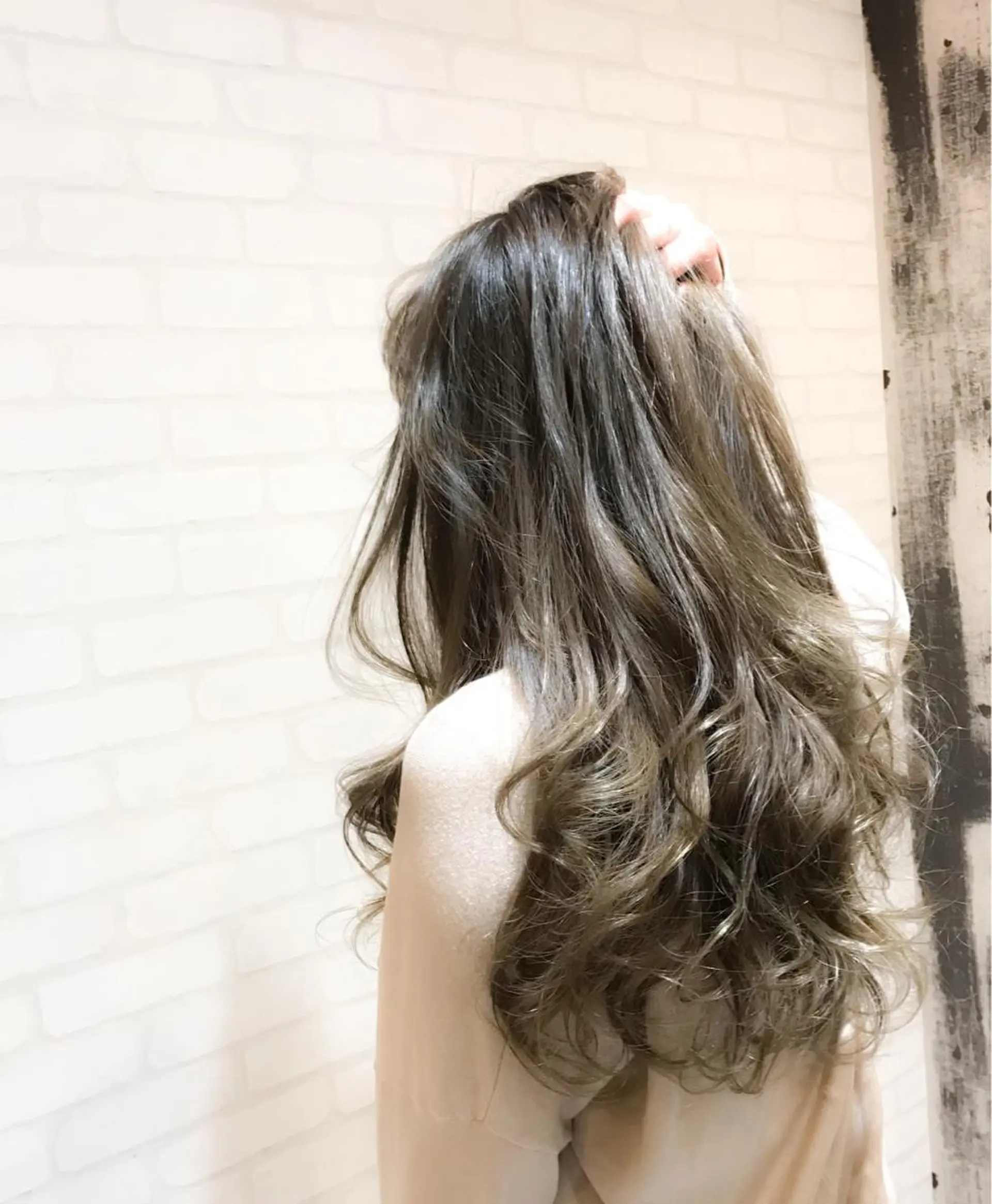 ロング ヘアカラー トリートメント 林 里美のヘアスタイル
