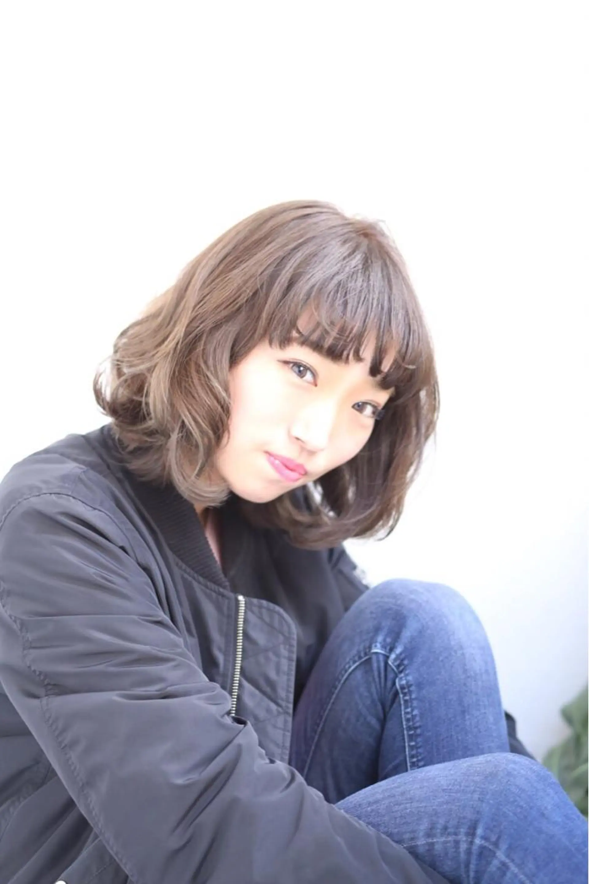 ミディアム カラー パーマ アッシュ ボブ ハイトーン特化🤍 浦住のヘアスタイル