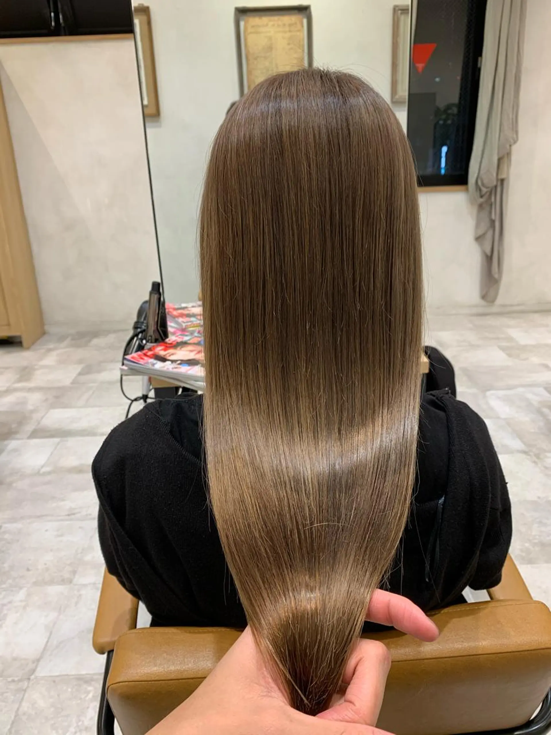 セミロング カラー ima所属・ima代表 ニヘイのヘアスタイル