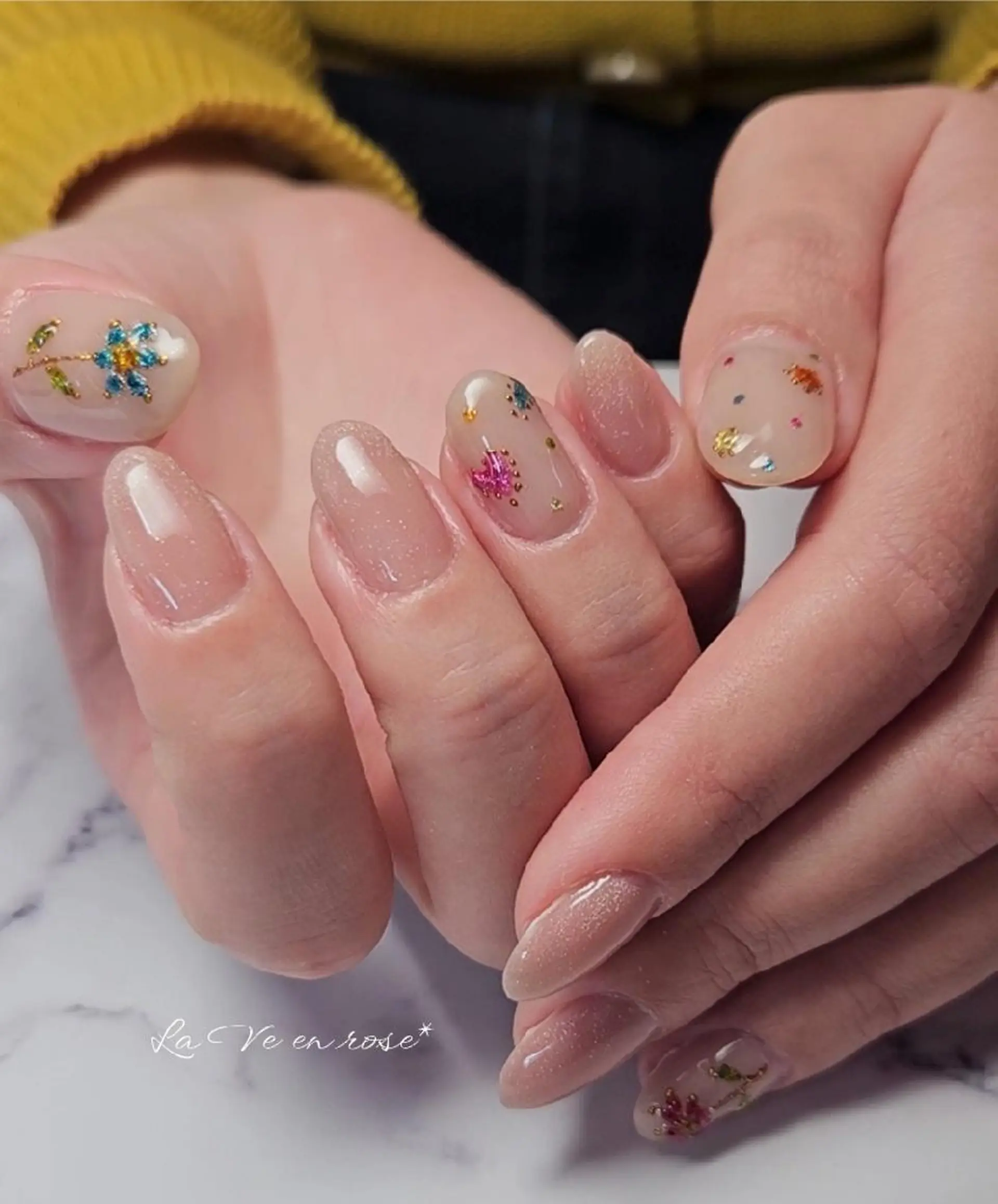 ネイル ラヴィアン ローズのネイルデザイン