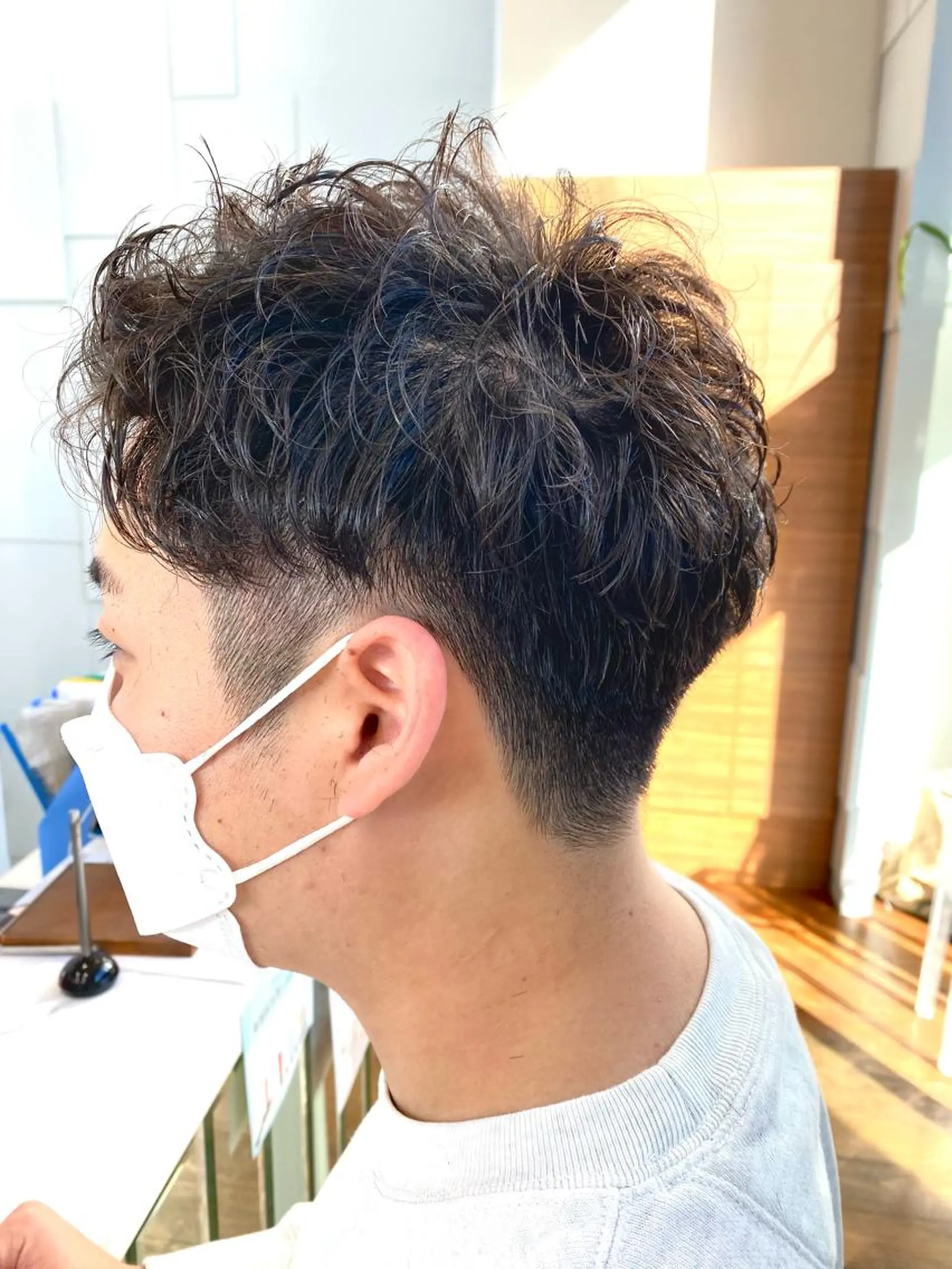 ショート パーマ メンズ メンズパーマ ショートヘア ニュアンスパーマ カット パーマ 井坂 卓真のヘアスタイル