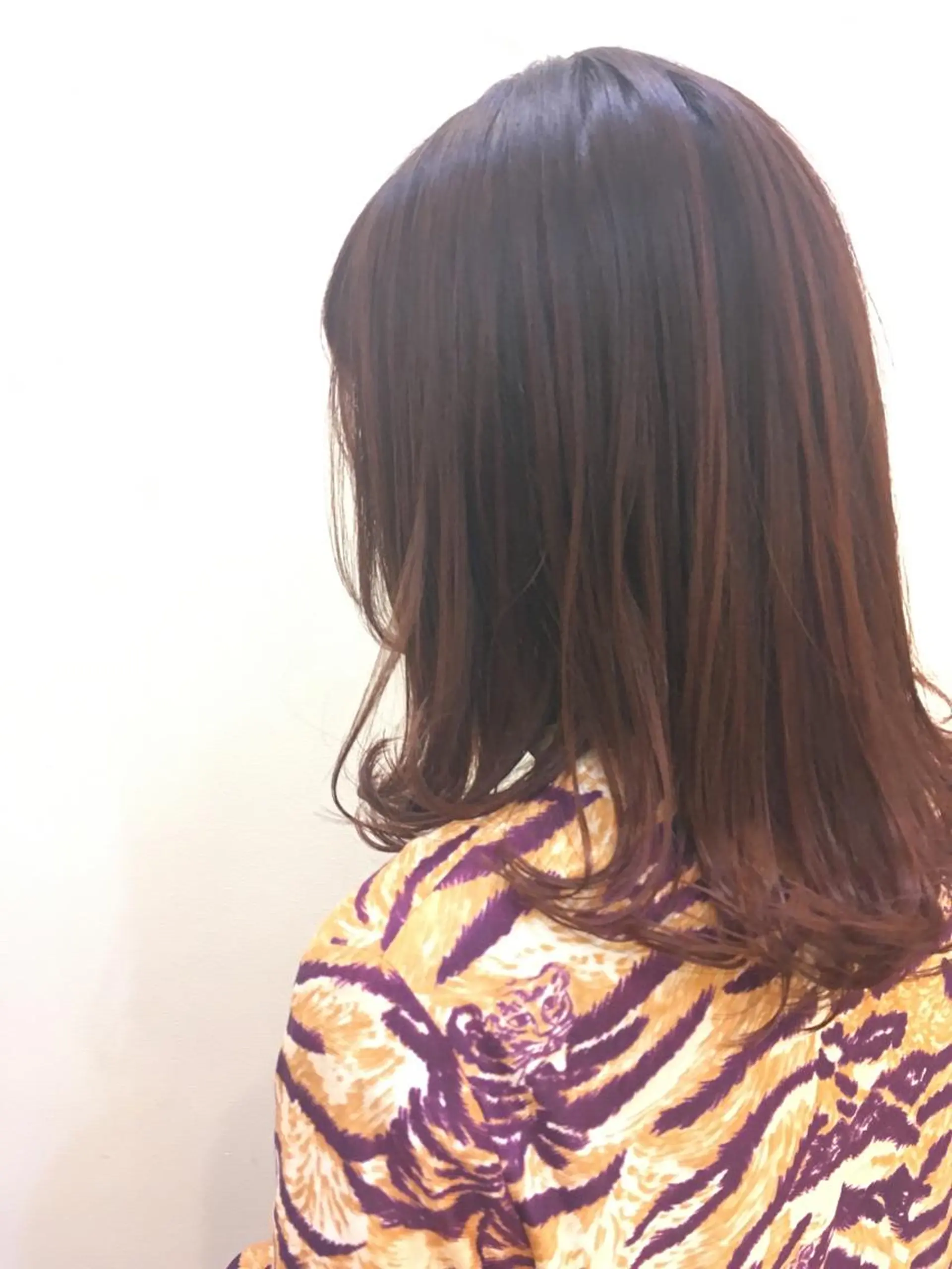 ミディアム カラー Lagom なかだのヘアスタイル