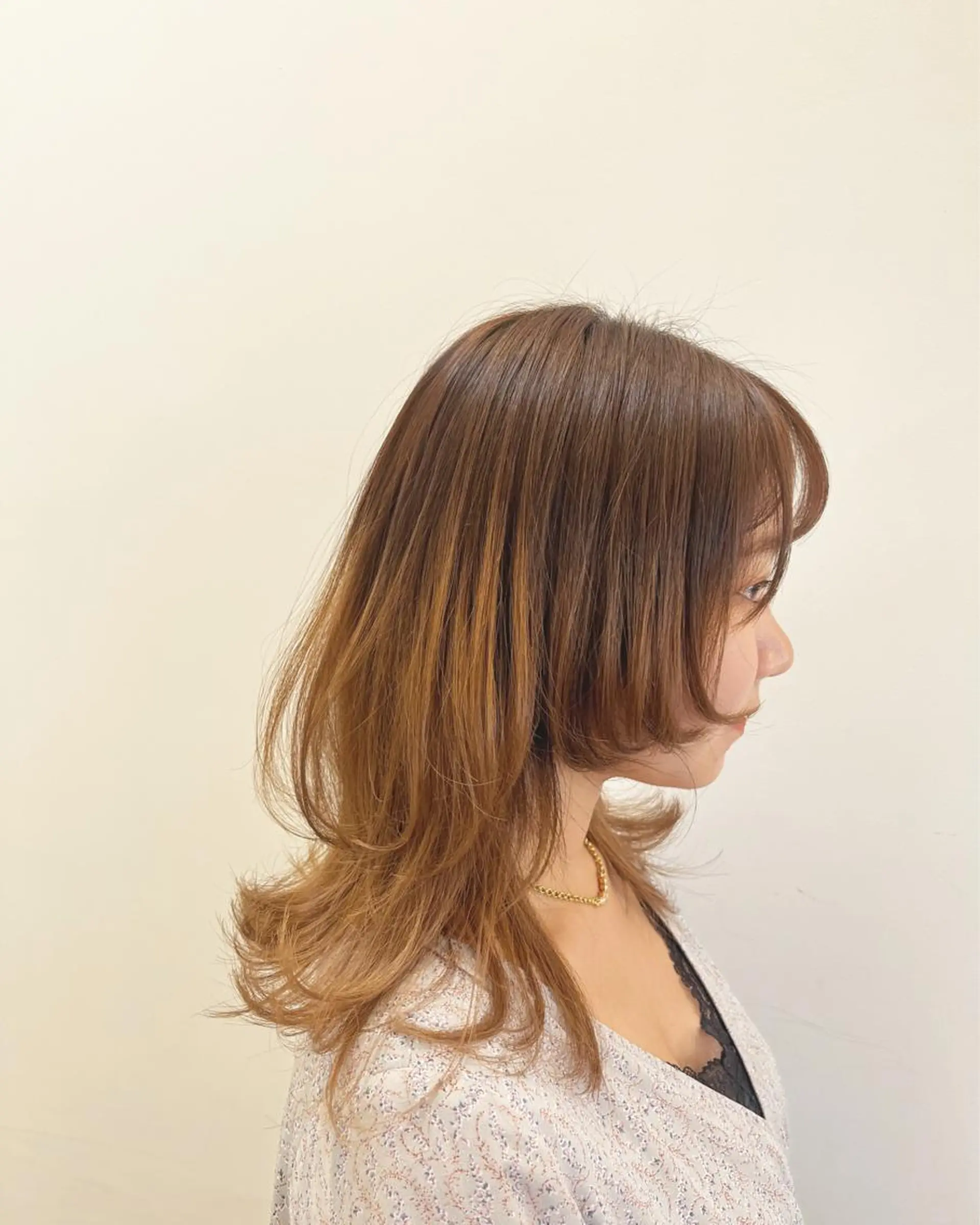 ミディアム ウルフカット TEMIL HAIR 《まお》のヘアスタイル