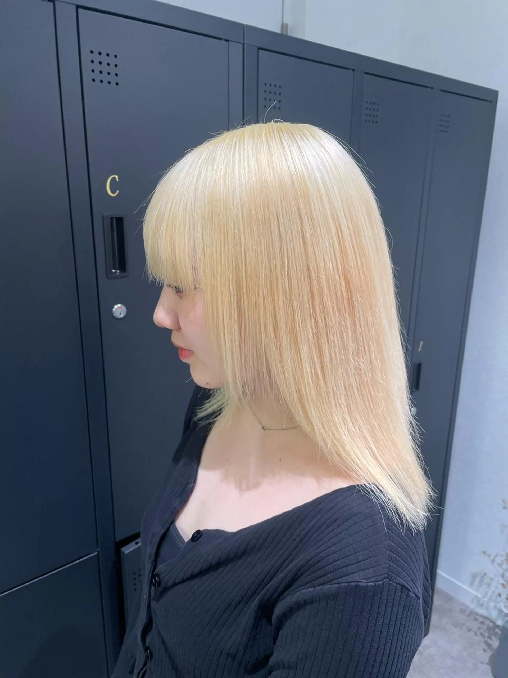 ショート カラー 抜きっぱなしブロンド ヘアカラー トリートメント ブリーチ/ハイトーン 🌏💊RAINEのヘアスタイル