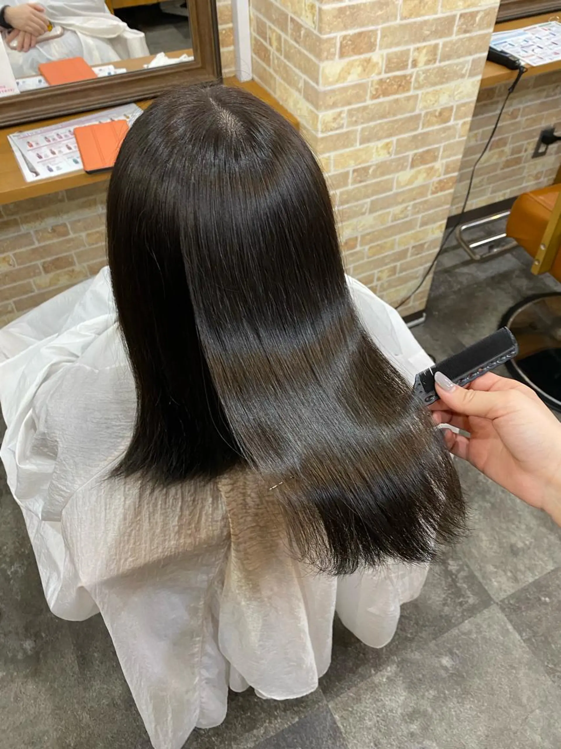 セミロング 髪質改善 🤍erikaのヘアスタイル