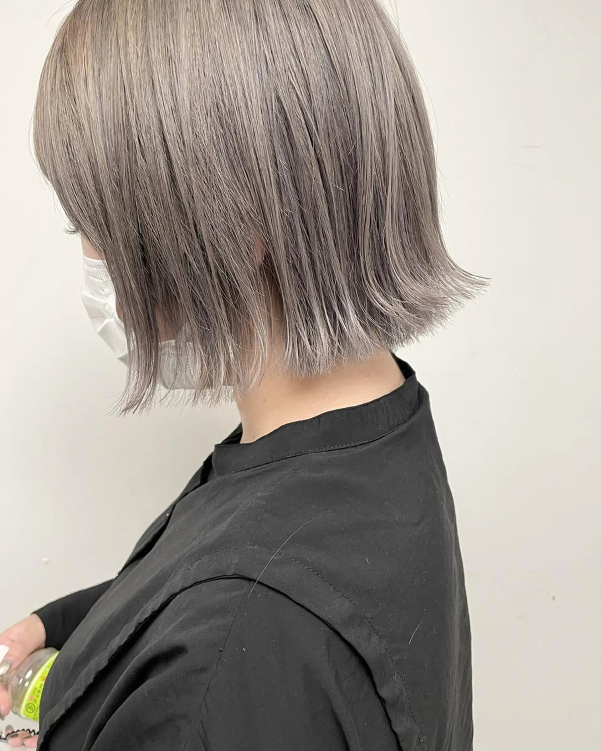 ミディアム カラー アッシュ ブリーチ ハイトーンカラー ホワイトアッシュ MAIKO 【中崎・茶屋町】のヘアスタイル