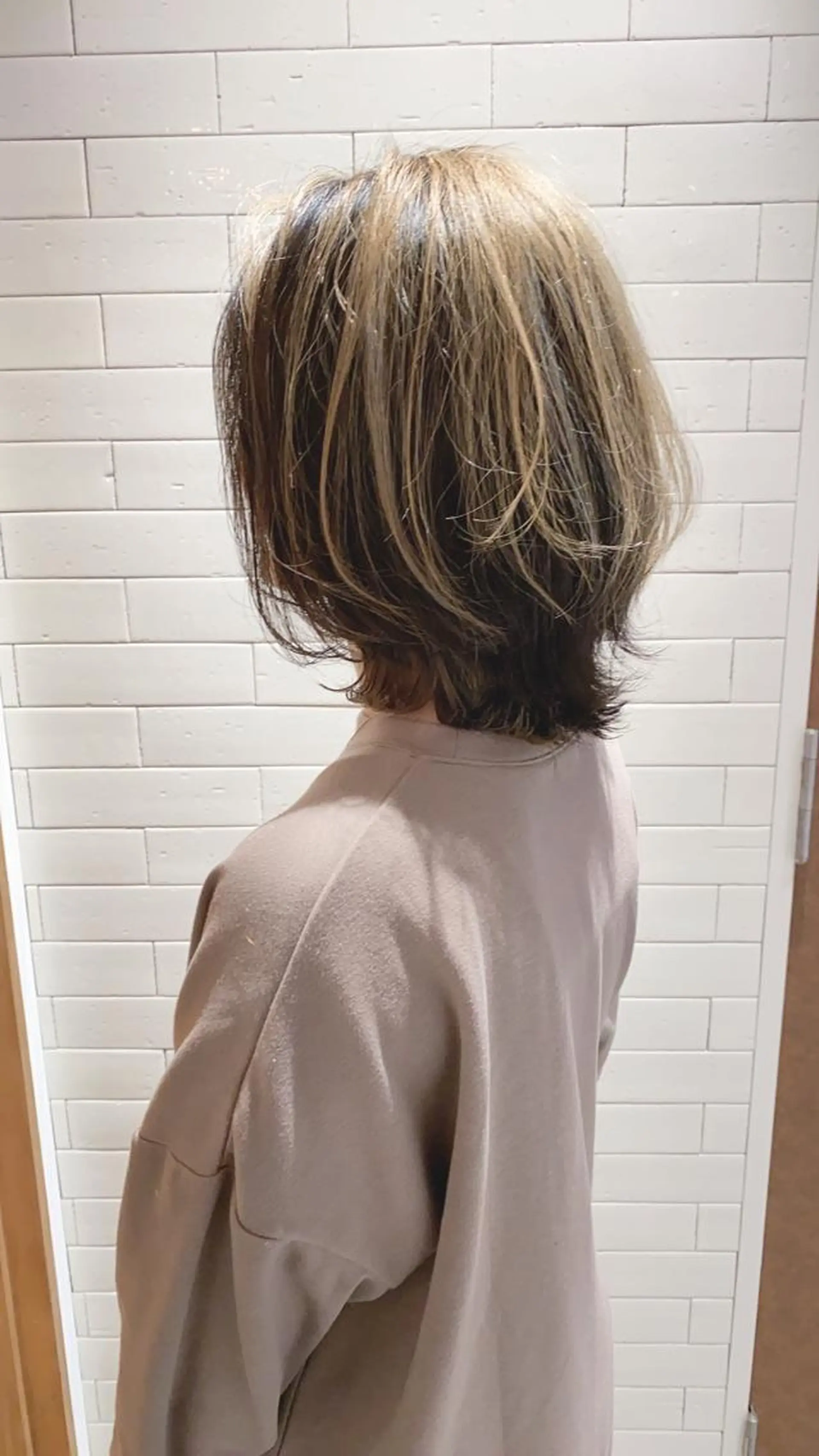 ミディアム ショートボブ ボブ ハイライト 外ハネヘア カット ヘアカラー トリートメント ヘッドスパ ヘアセット メンズツイスパ ショートフクヤマシンのヘアスタイル