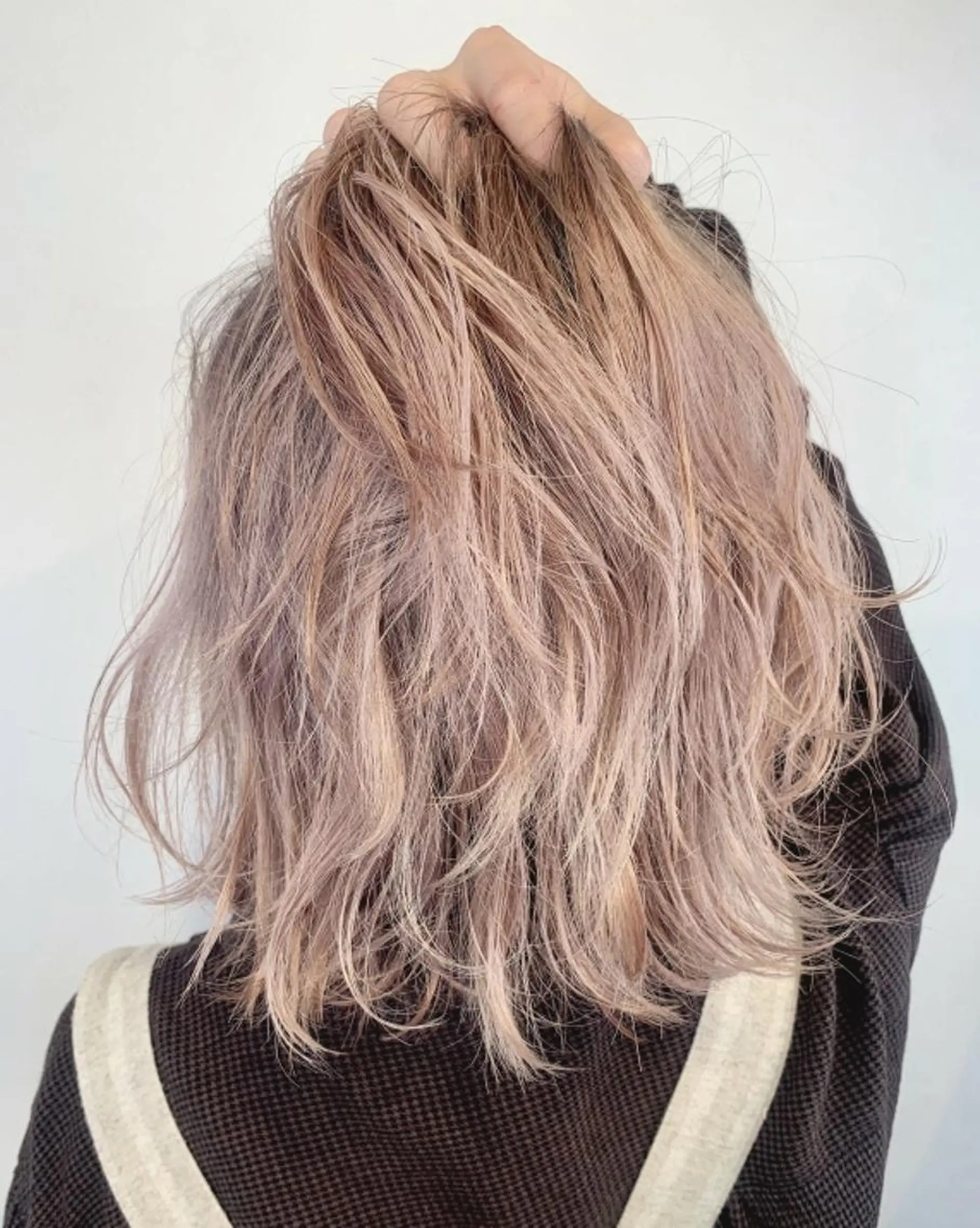 ミディアム カラー ミディアムパーマ アッシュ アッシュブラウン ベージュカラー 黒髪 カット ヘアカラー N° aria 三軒茶屋のヘアスタイル