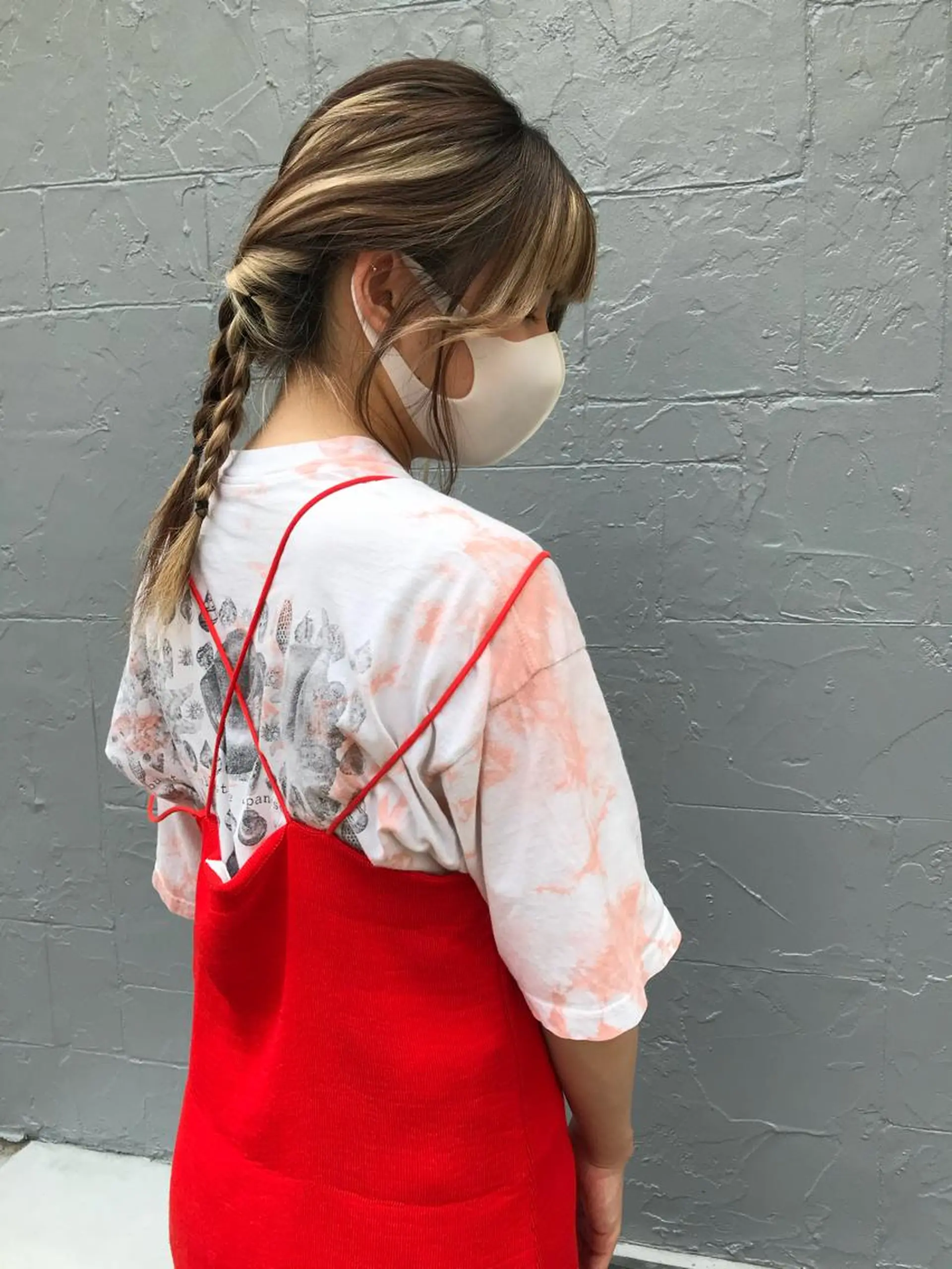 ロング カラー ヘアアレンジ インナーカラー 三つ編み サカグチユキナ 【tocca】のヘアスタイル