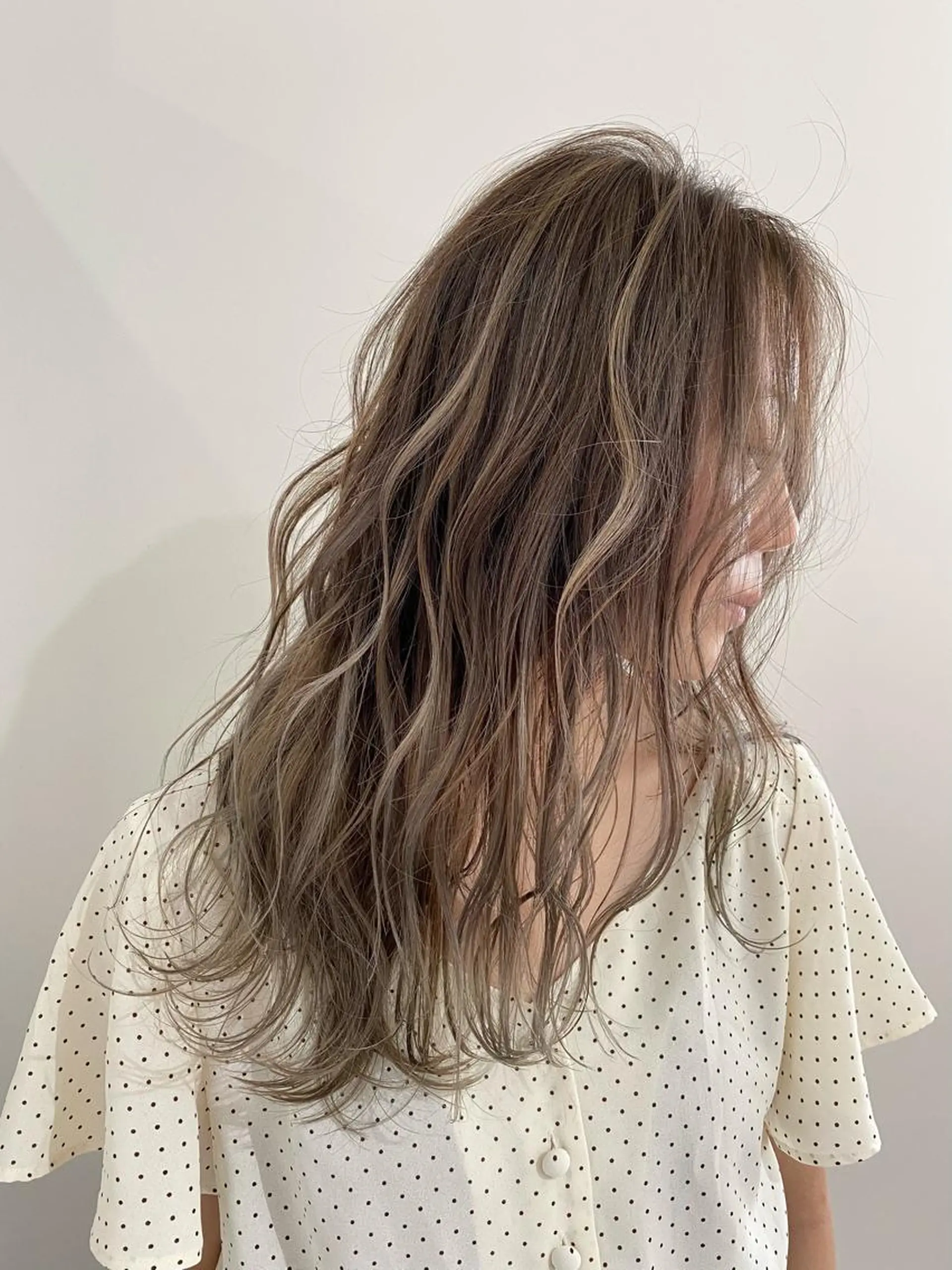 ロング カラー アディクシーカラー バレイヤージュ 外国人風カラー レイヤーカット ヘアカラー トリートメント 木下大地 HAIR  Oneのヘアスタイル