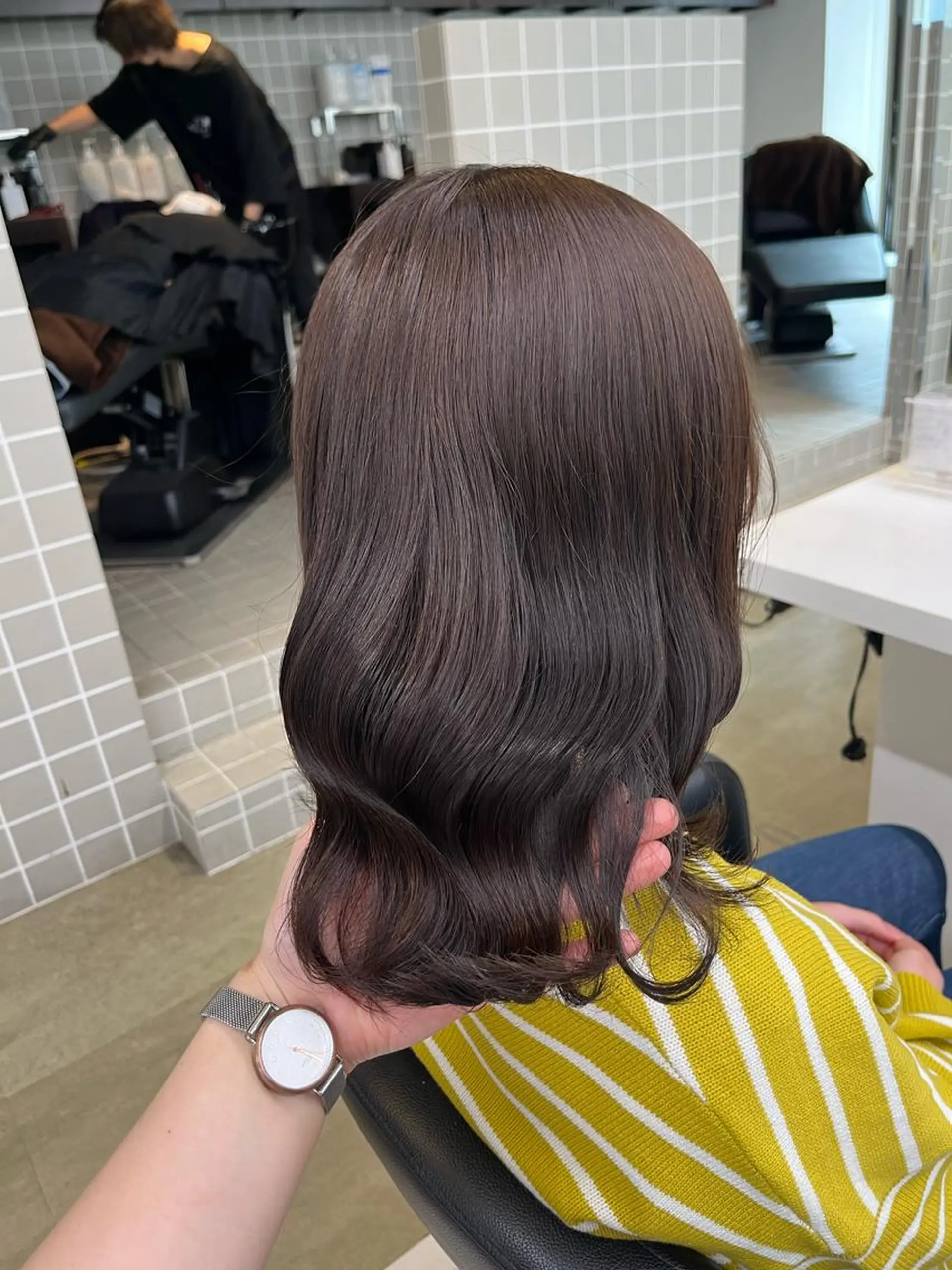 セミロング カット ヘアカラー トリートメント ヘッドスパ ヘアセット 寒色＆ブリーチ特化 寒色MiOのヘアスタイル