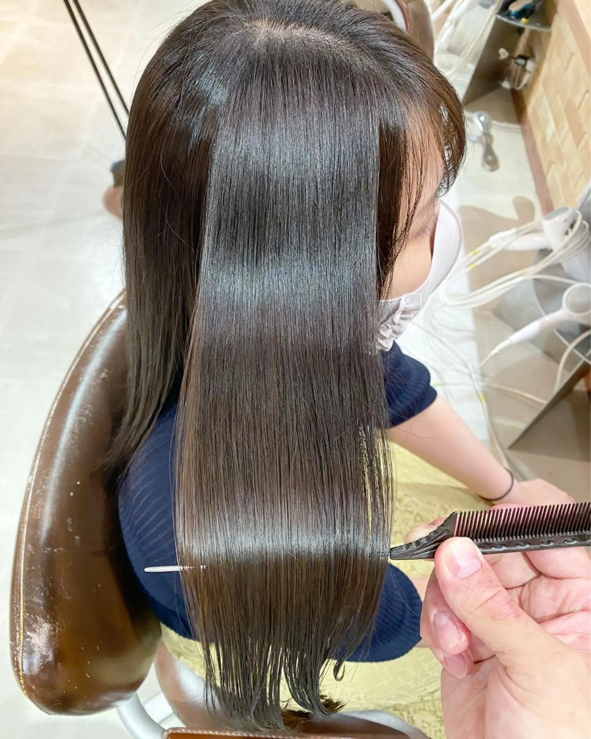 ロング カラー アッシュ アッシュブラウン ブラウンカラー 髪質改善 ロング ASILE（アジール）所属・髪質改善講師 安東駿介のヘアスタイル