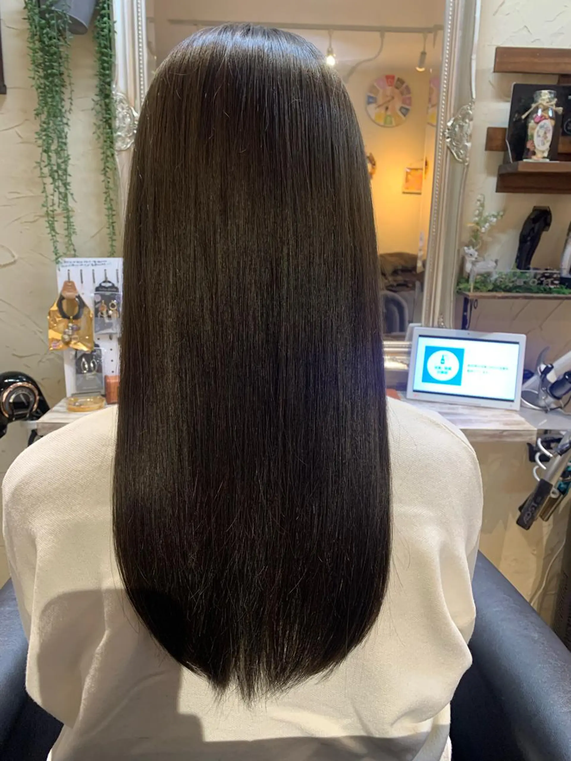 ロング カラー 縮毛矯正 トリートメント 林 友美のヘアスタイル