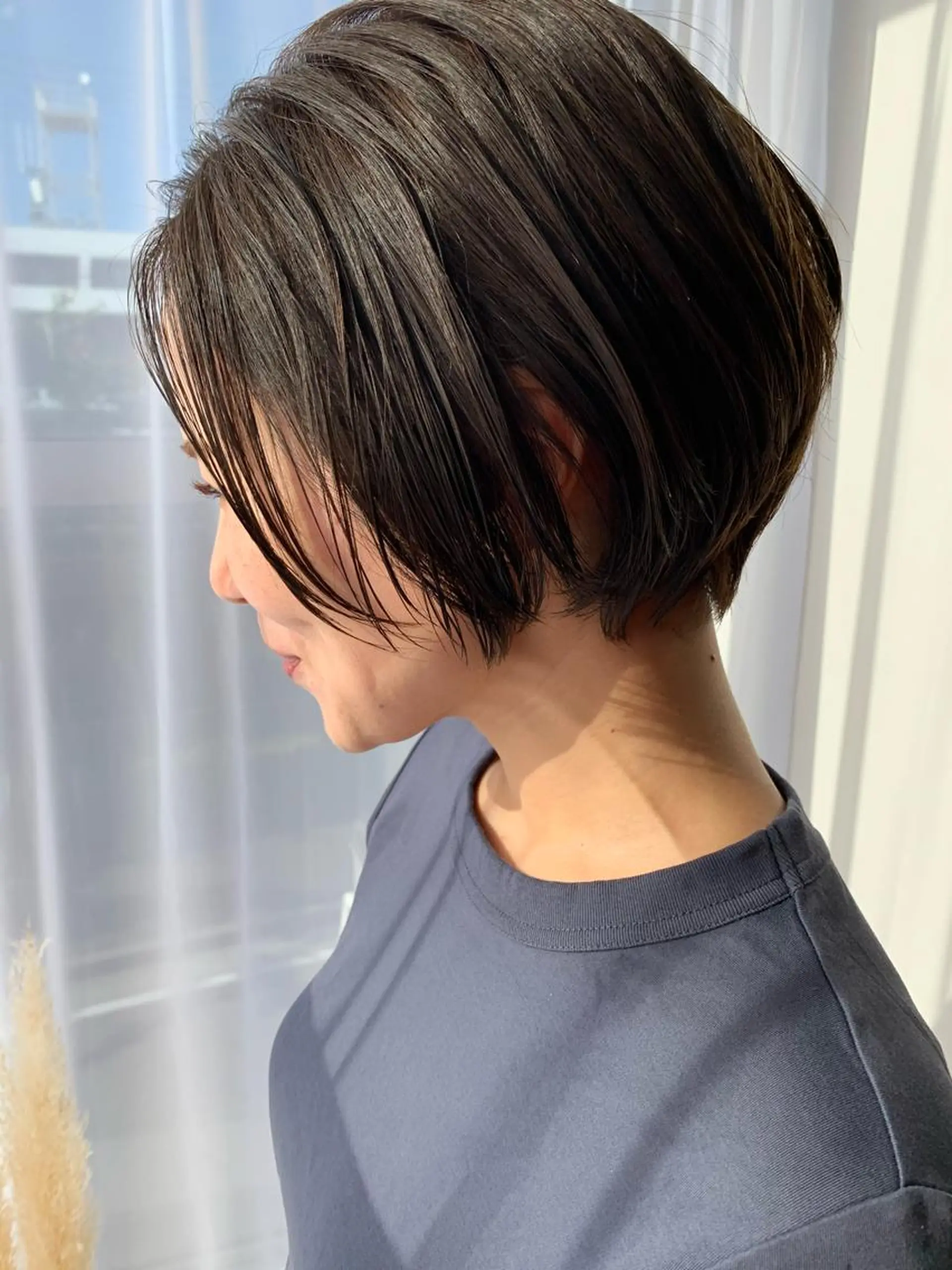 ショート カラー アッシュ ブリーチ ケアブリーチ 透明感カラー ダブルカラー モリシュンスケ /レイヤー/髪質改善のヘアスタイル