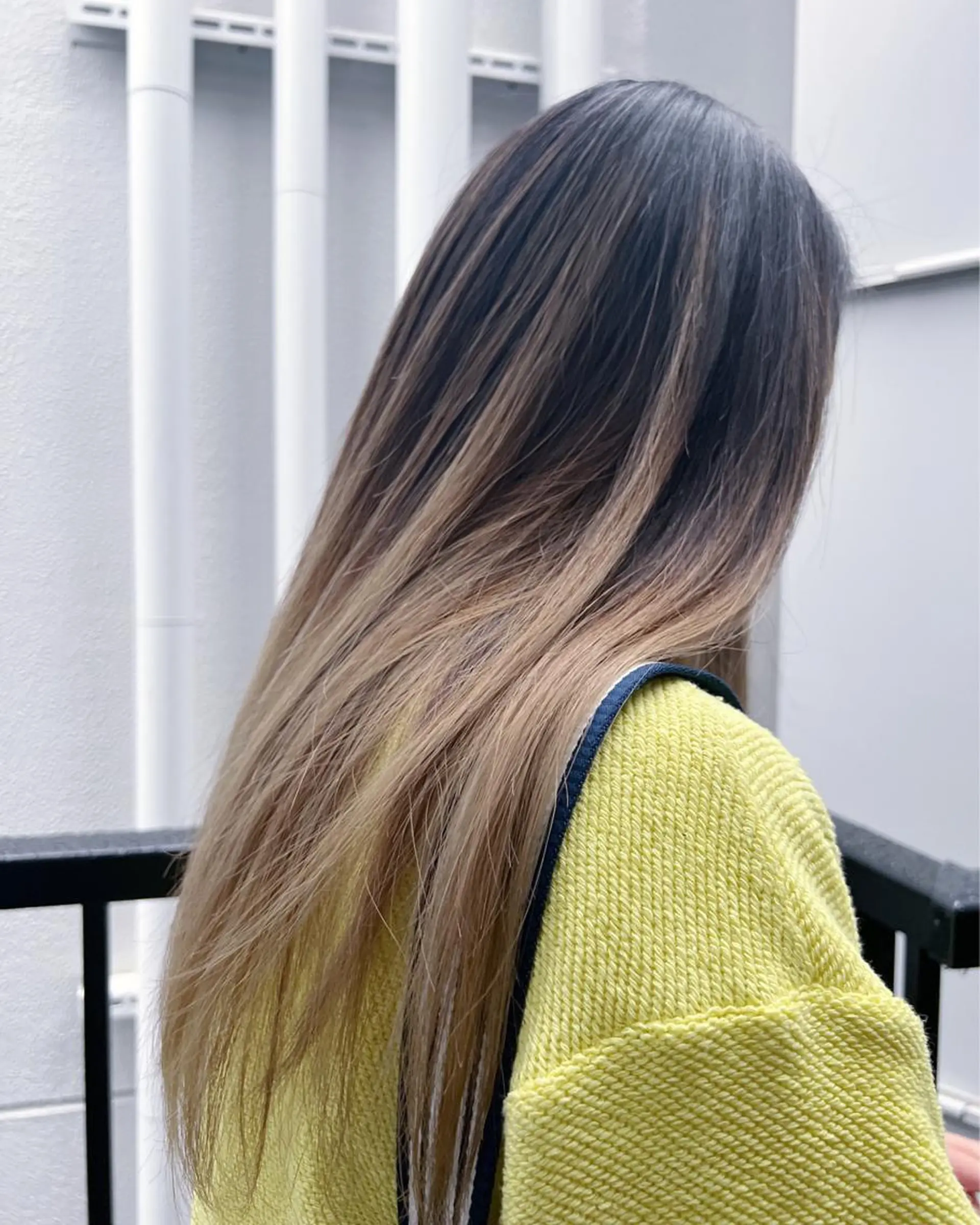 セミロング ヘアカラー 顔タイプ診断®︎ ハイトーンカラーのヘアスタイル