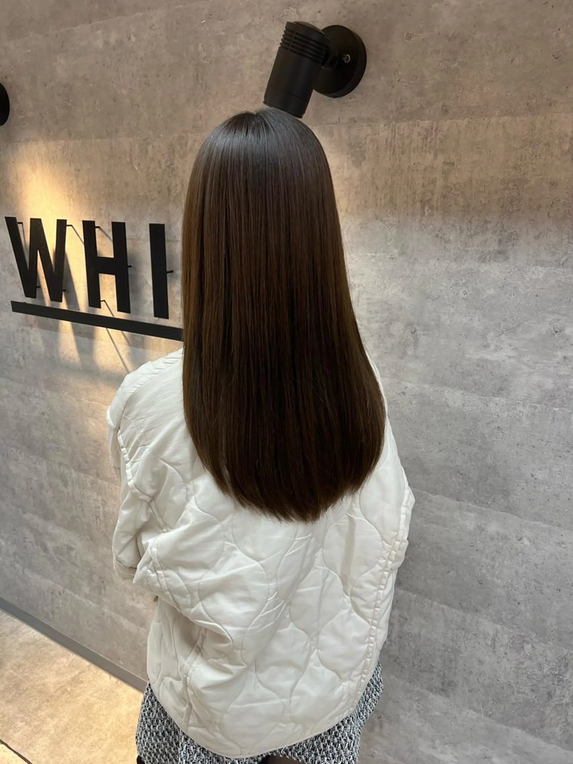 ロング カット トリートメント アンダーバーホワイト 堺東店のヘアスタイル