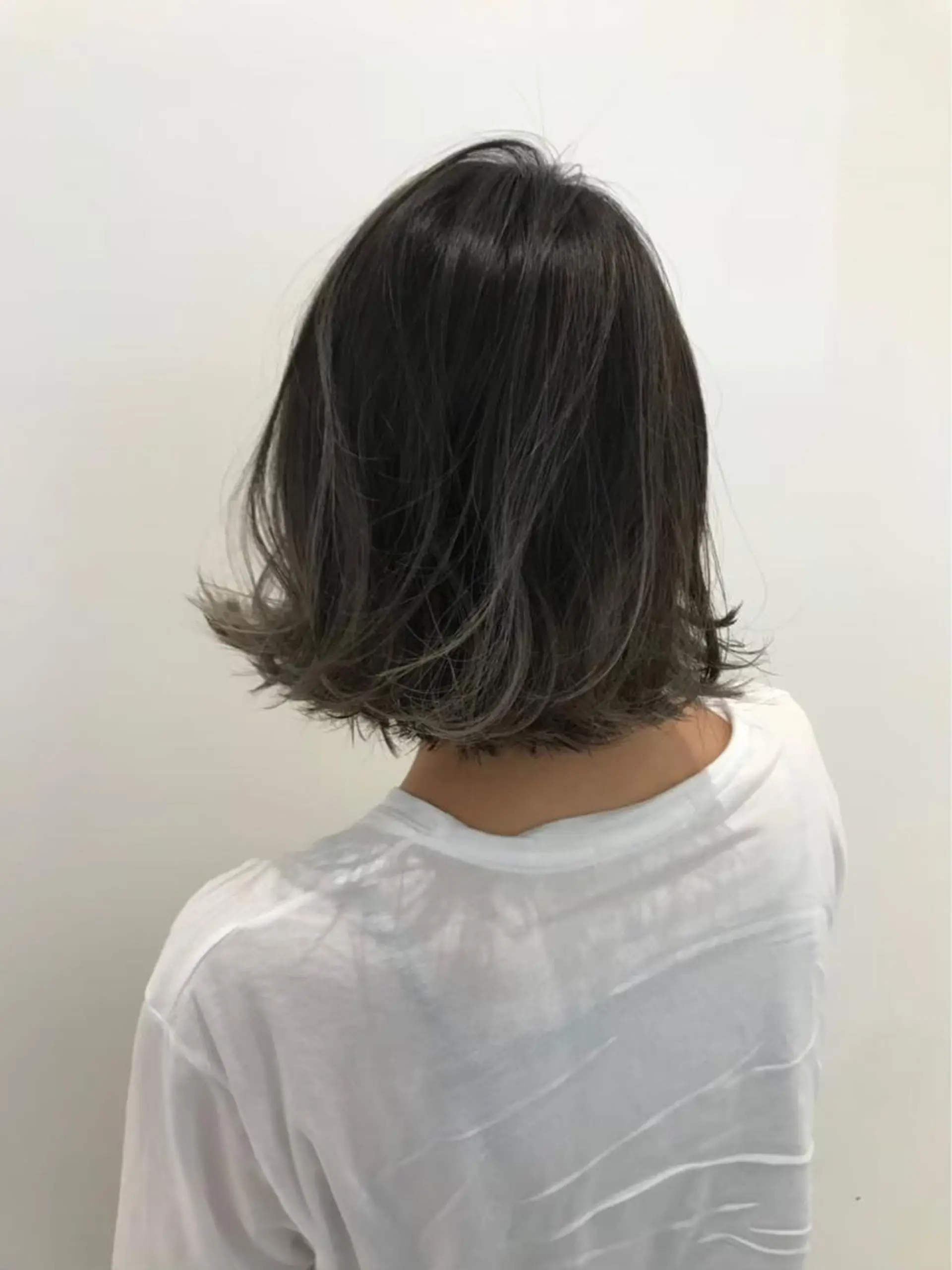 ミディアム カラー ヘアアレンジ アッシュ バレイヤージュ ベージュカラー グラデーションカラー ハイライトカラー 指名支持率NO.1 スタイリストのヘアスタイル