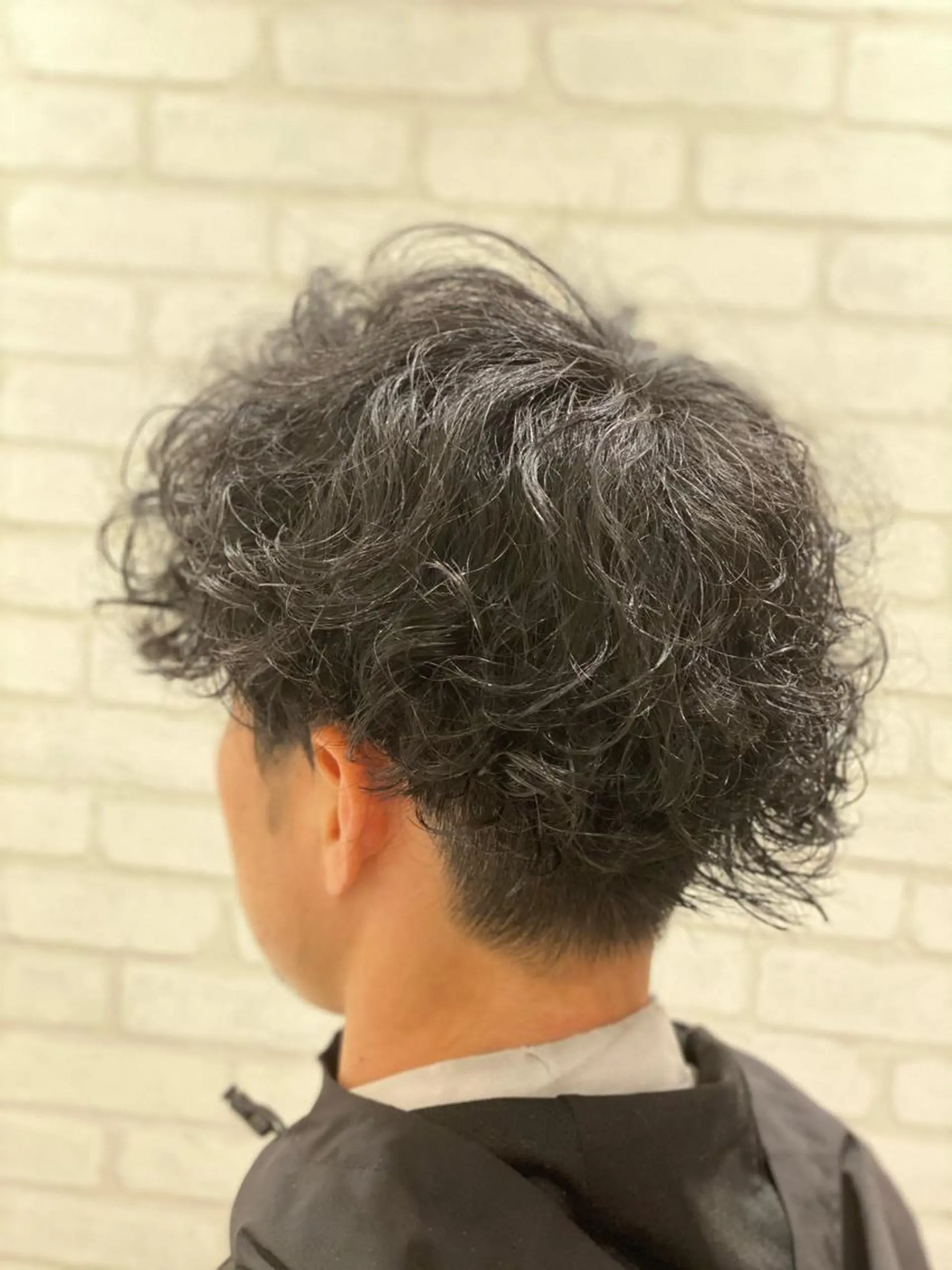パーマ メンズ 尾崎 優也のヘアスタイル