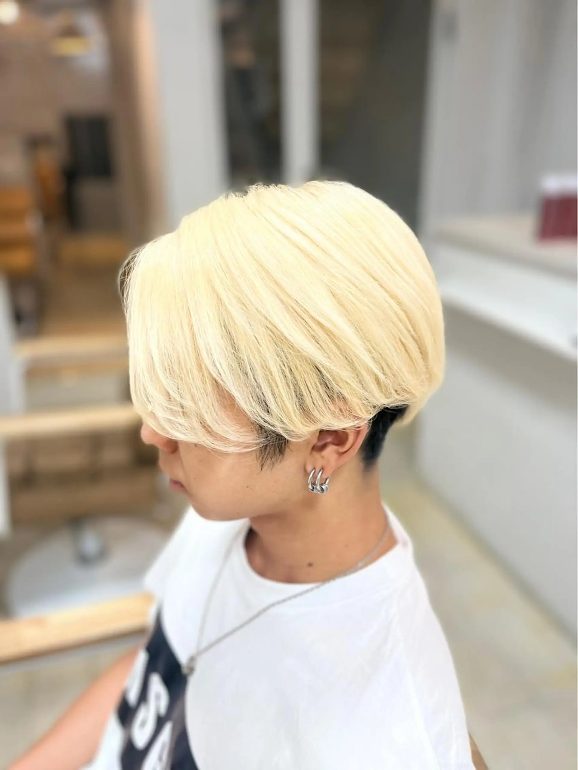 ミディアム カラー パーマ ヘアアレンジ メンズ キッズ ネイル マツエク・マツパ アイブロウ カット ヘアカラー トリートメント ブリーチ特化型✂️ ハイトーンカラー👨のヘアスタイル