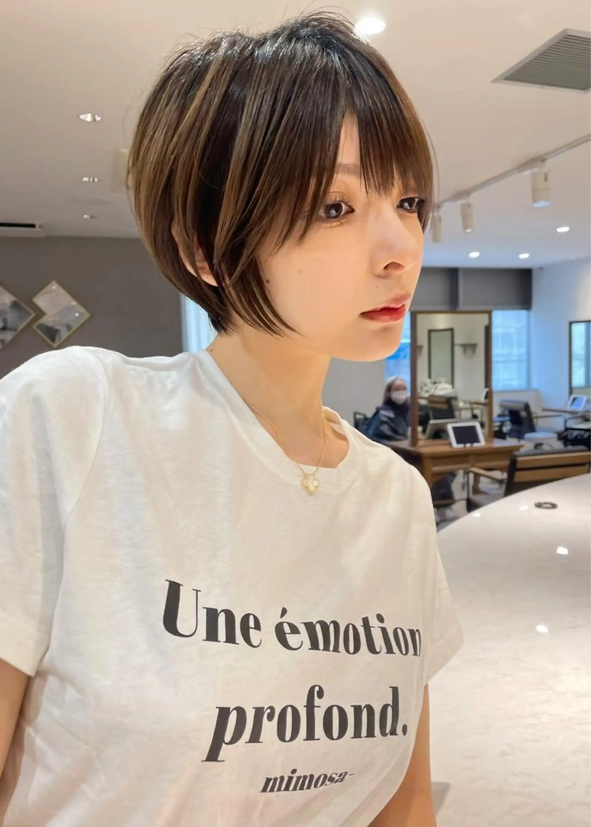 ショート ショートボブ ボブ 顔周りカット ショートヘア 小顔カット カット ヘアカラー トリートメント 💛美髪ハイトーン LEON🩶のヘアスタイル