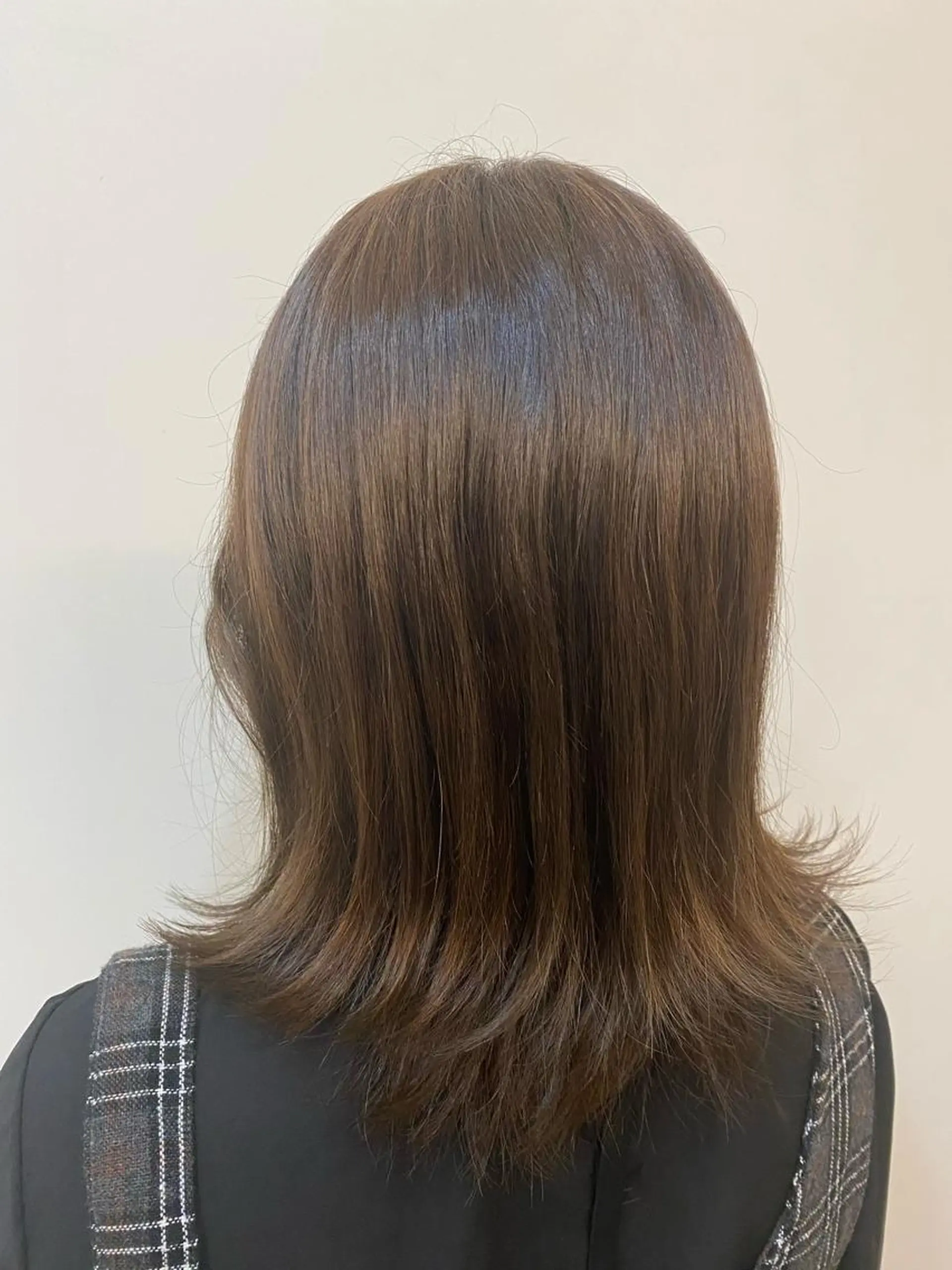ミディアム カラー ベージュカラー ミルクティーベージュ garage.所属・吉田 慎冴のヘアスタイル