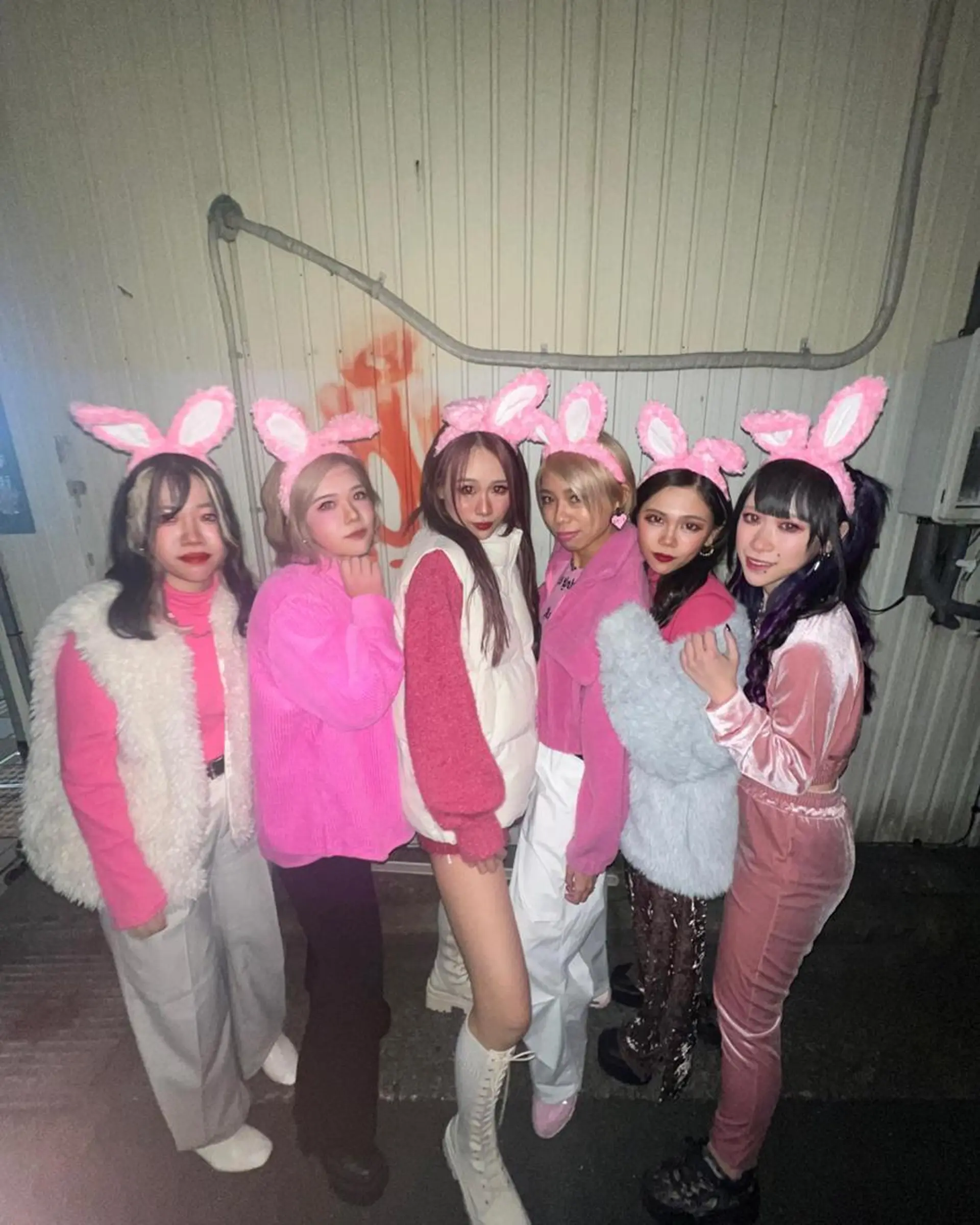 ロング カラー ピンクカラー ハロウィン UNDER vr 【アンダーバー】のヘアスタイル