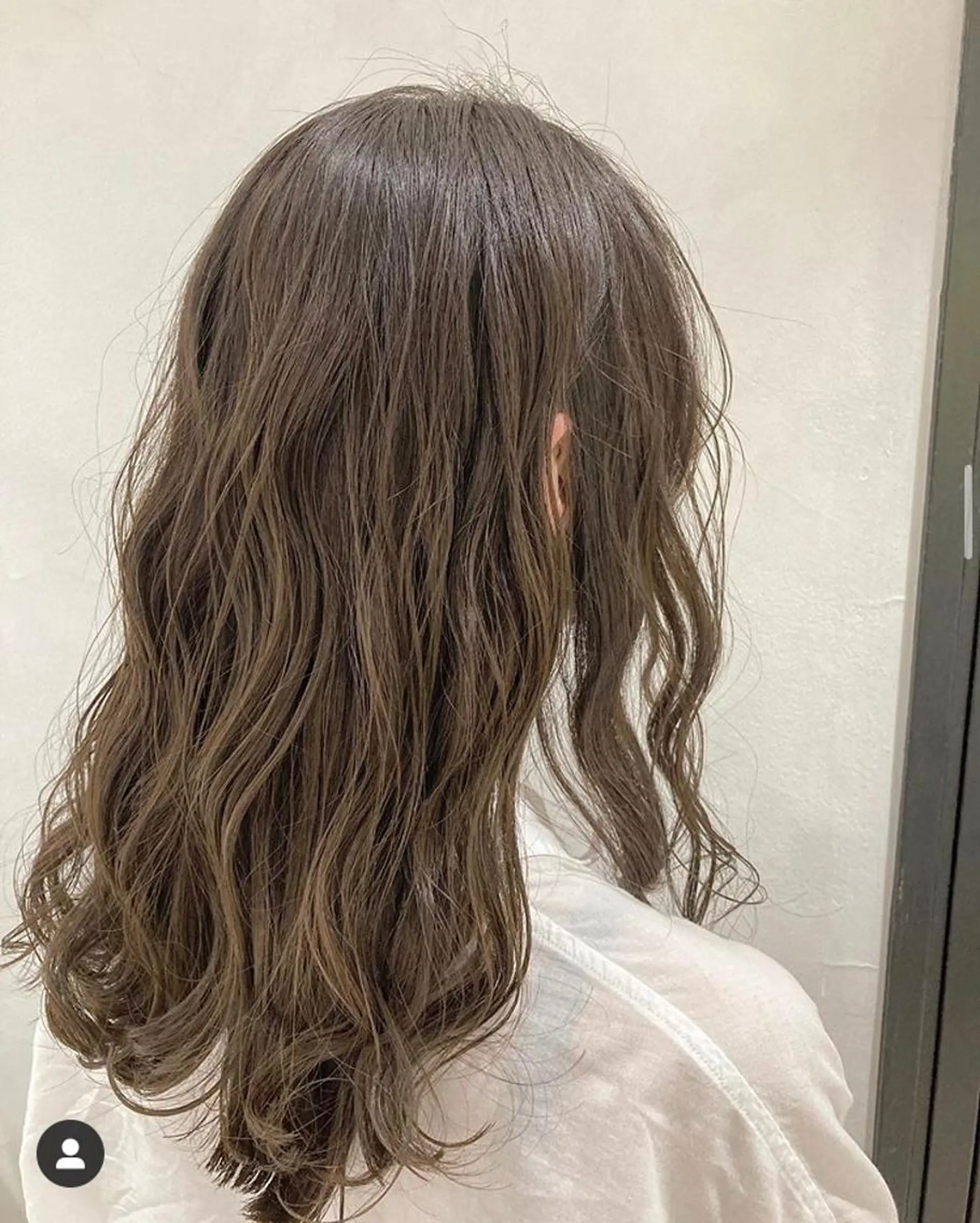 セミロング カラー ヘアアレンジ 透明感カラー グレージュ 顔周りカット レイヤーカット エグチ アキラのヘアスタイル